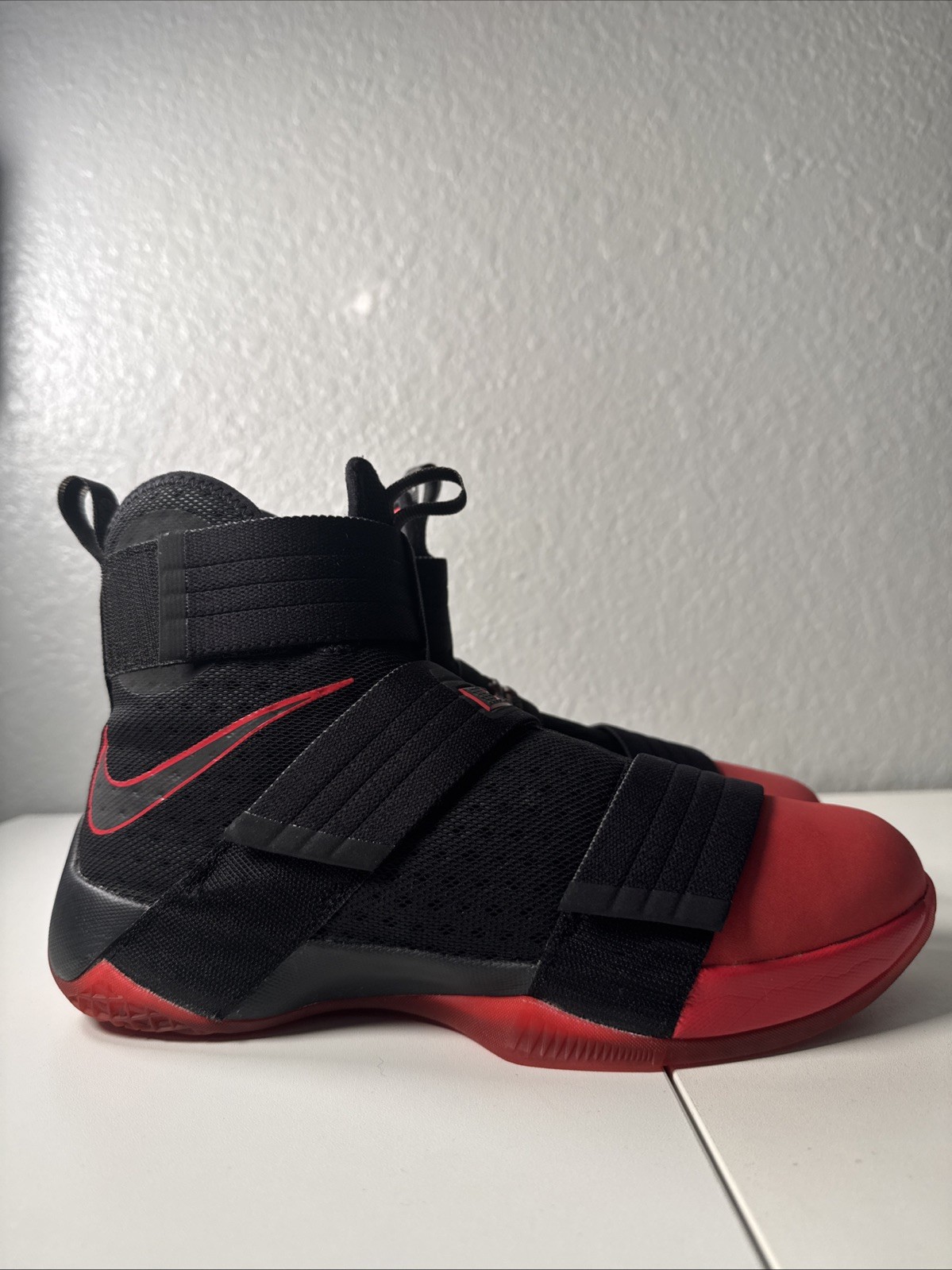 Nike LeBron Soldier 10 Black and Red Size 9 Men’s Basketball Shoes W Box