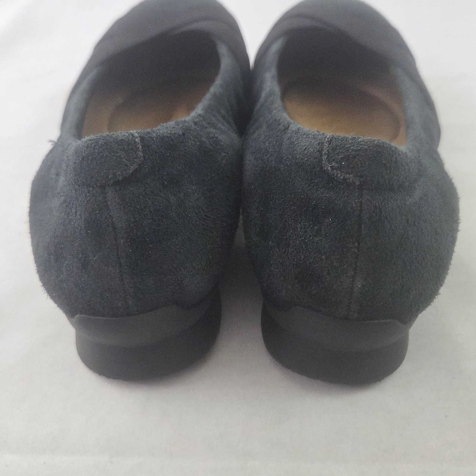 Clarks Ballet Flats Womens 8.5 W Black Suede Slip On Comfort Casual Shoes