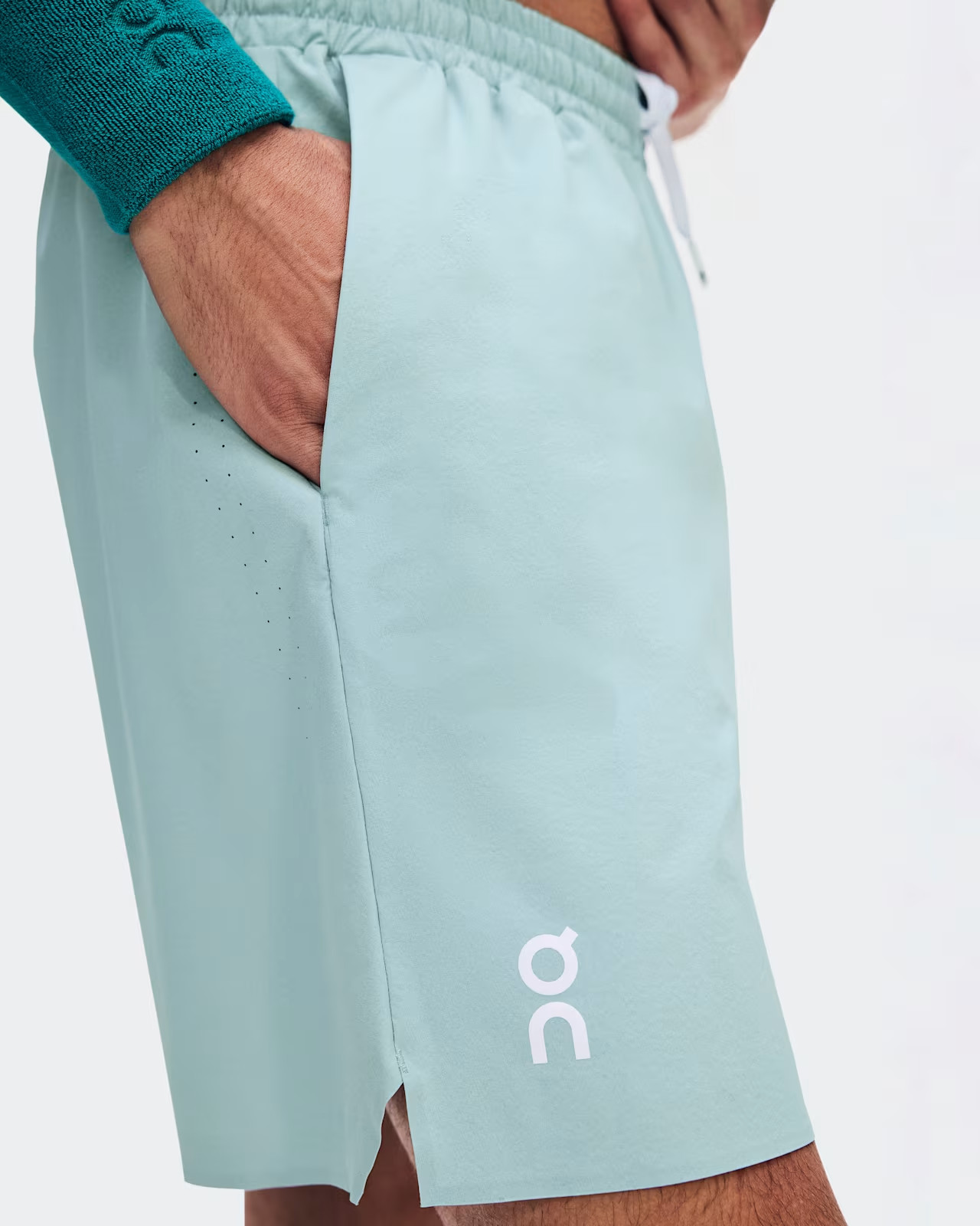 Men’s ON 5″ Court Shorts Brook 1MG10194996