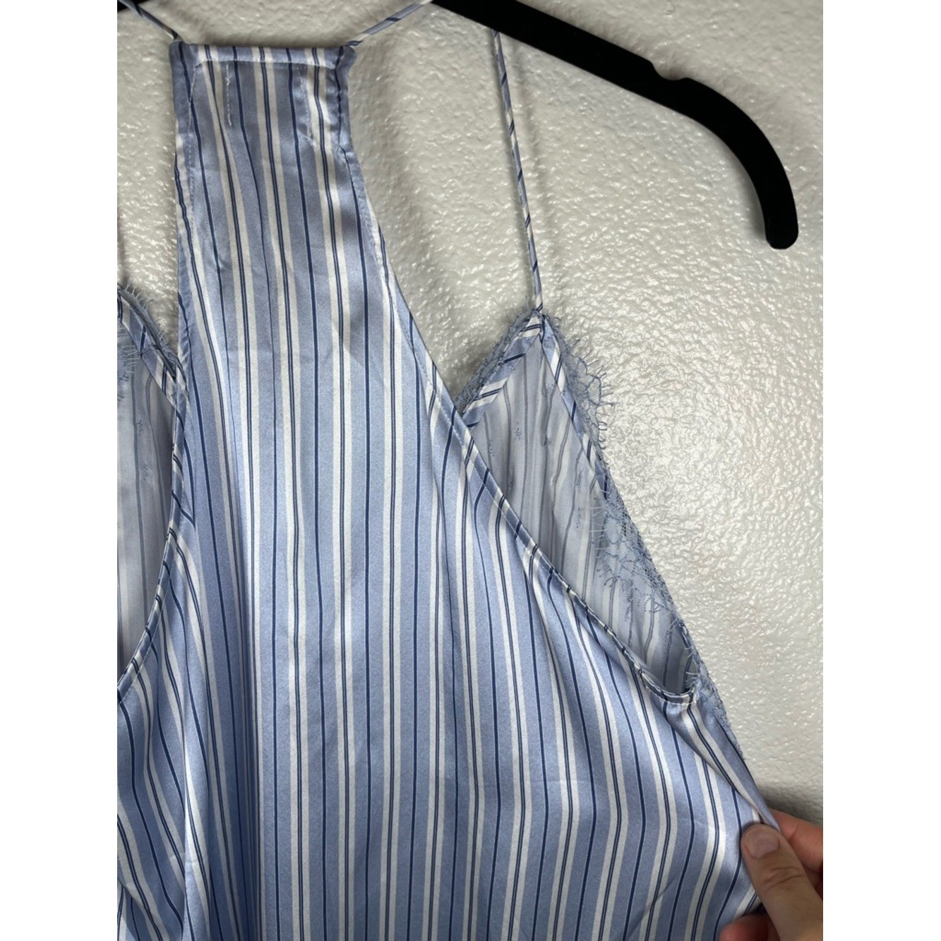 Cami NYC The Racer 100% Silk Lace Trim Camisole Blue & White Pinstripe MD