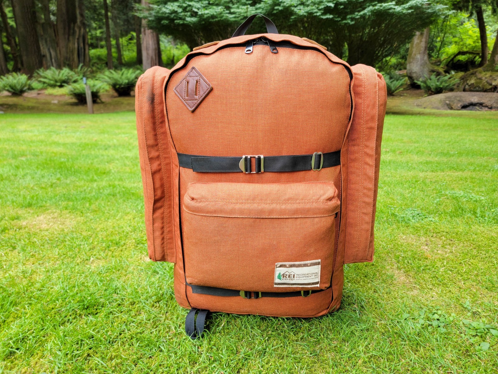 REI CO-OP (USA) Vintage Burnt Orange Cordura Internal Frame 23″ Hiking Backpack