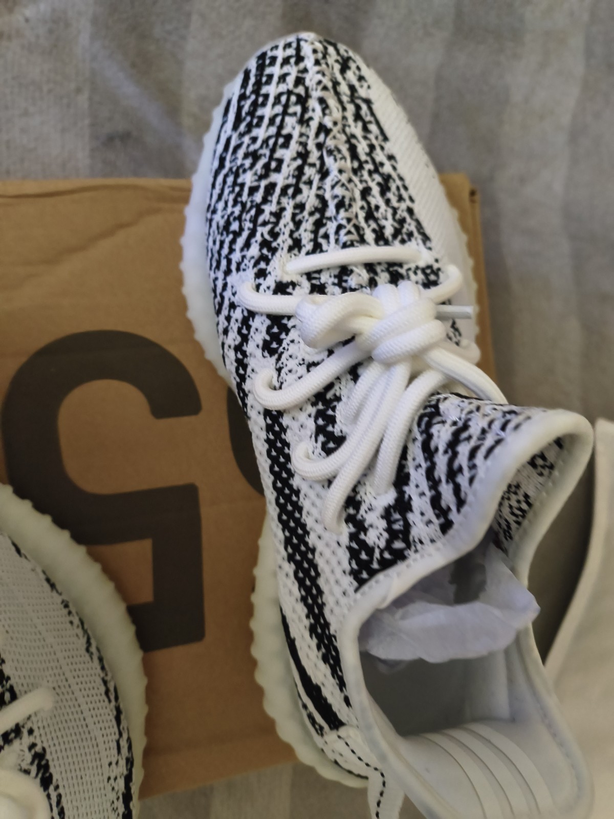 Size 6 – adidas Yeezy Boost 350 V2 Low Zebra
