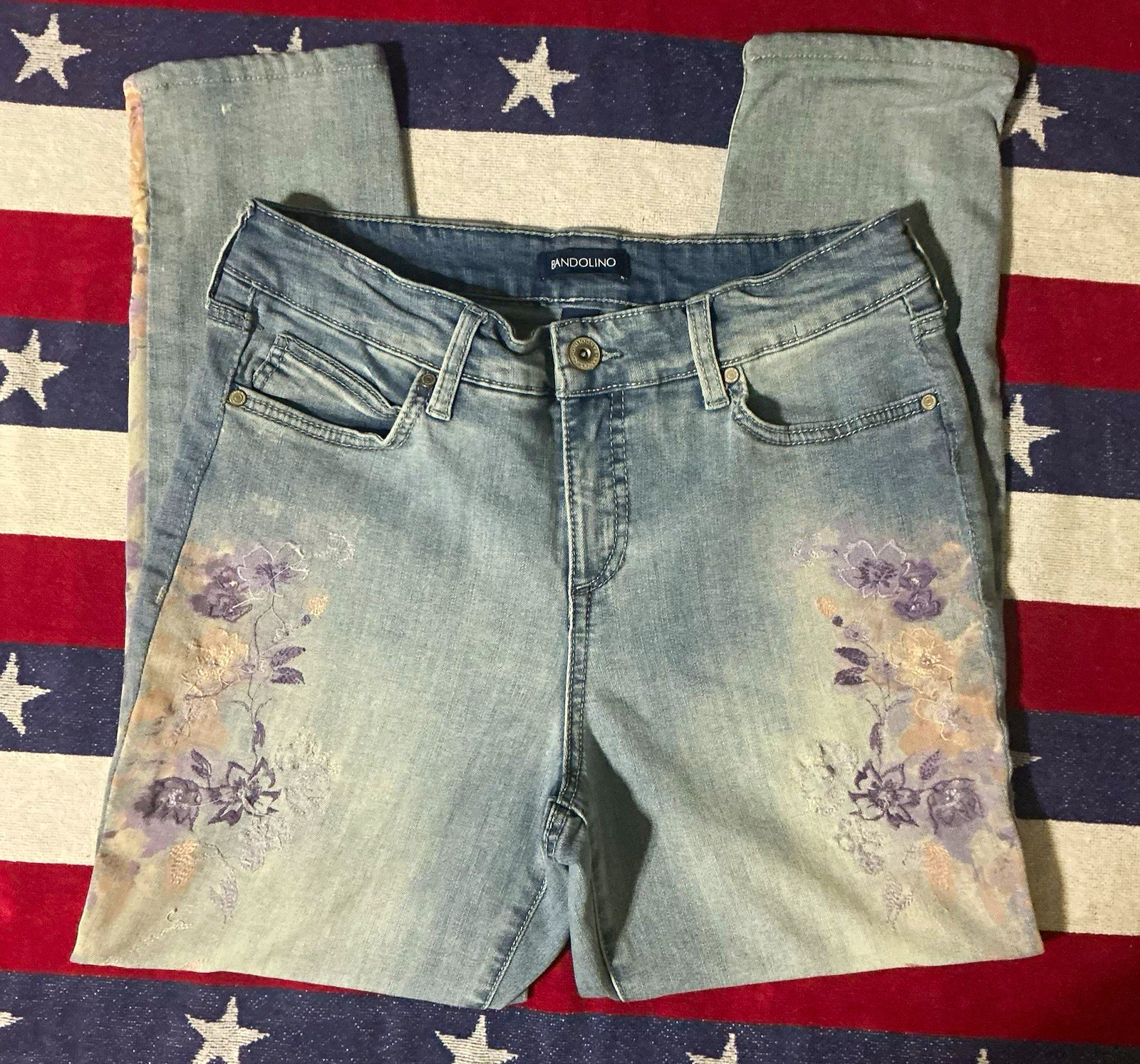 Bandolino Womens Slim Cropped Jeans Size 8 Light Wash Blue Floral Embroidered