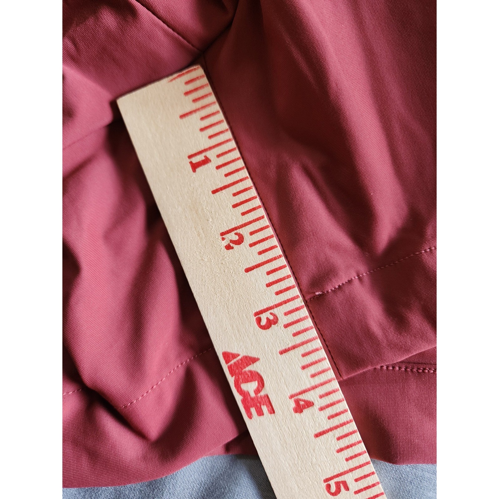 Spanx Sunshine Shorts Clay Red Technical Stretch Womens Medium Travel Golf