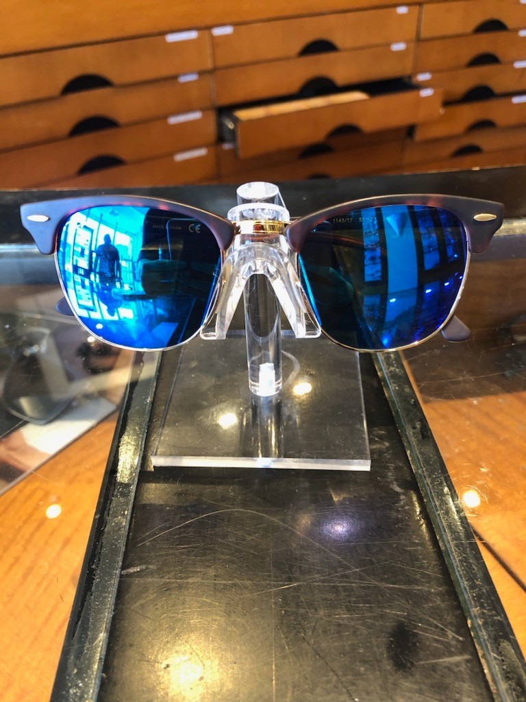AUTHENTIC Ray-Ban RB3016 Clubmaster Classic 1145/17 Tortoise Blue Flash (49MM)