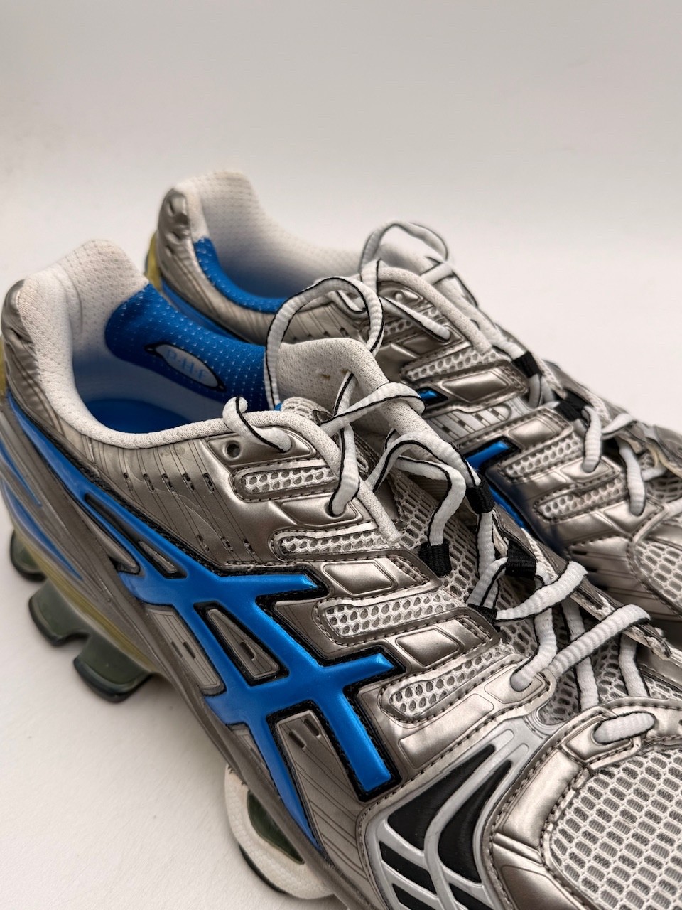 Asics GEL-KINSEI 2 Men’s NWD Vintage Running Sneaker Gray Multiple Sizes
