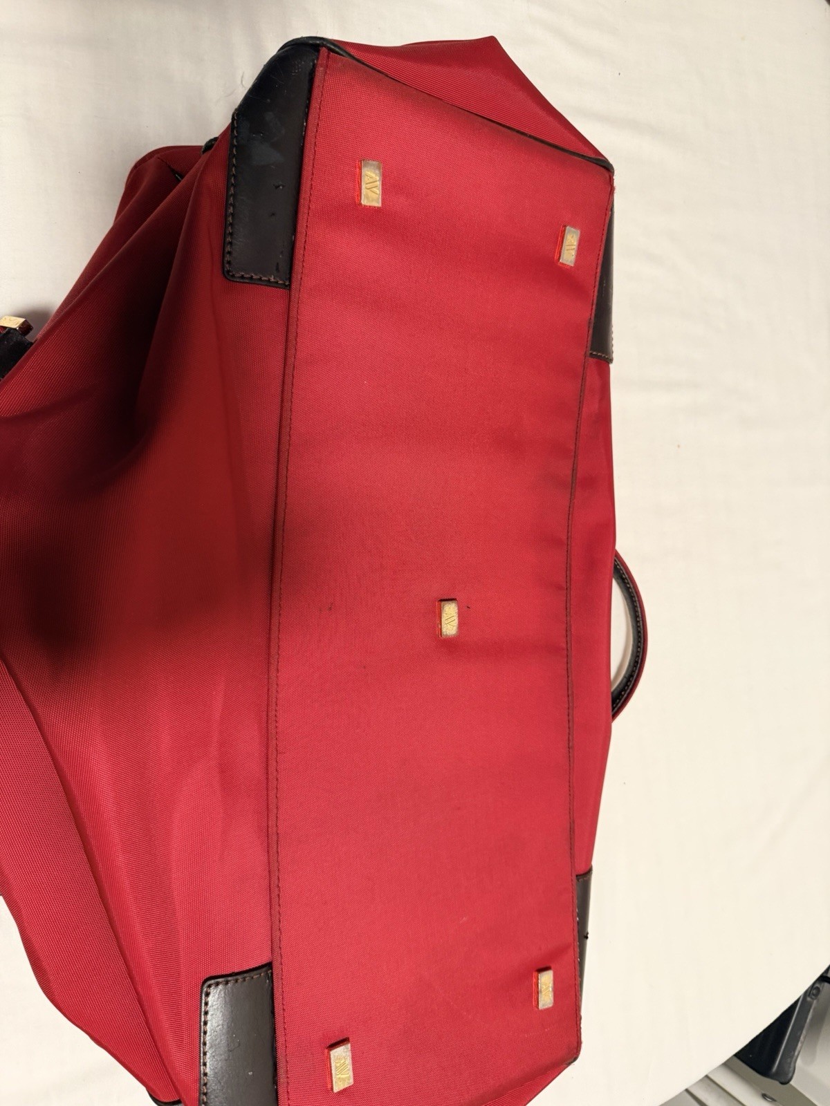 Adrienne Vittadini Red Tote Zip Plaid Lining Inner Pockets Black Leather Handles