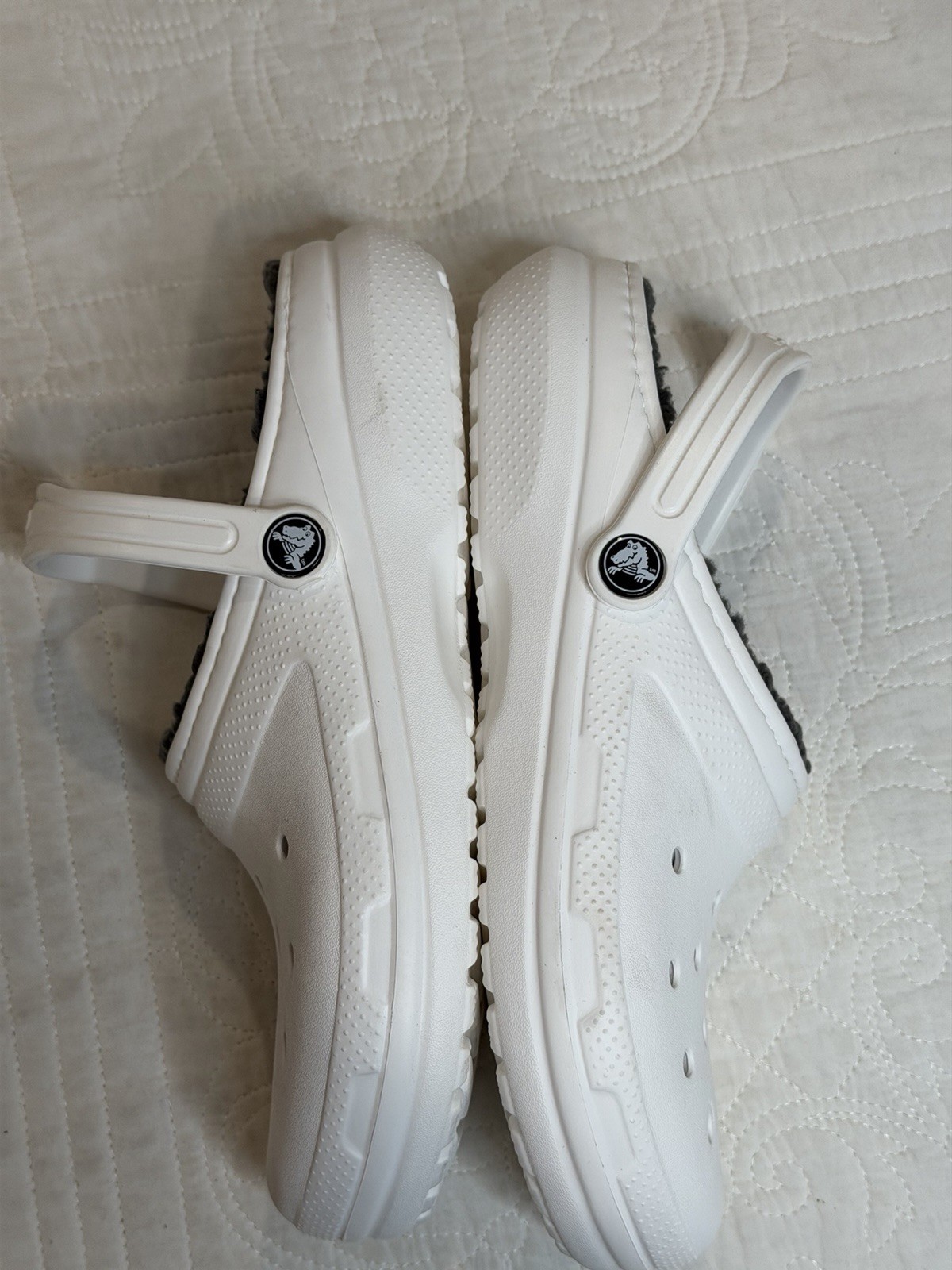 Crocs Classic Clog Lined Shoes Sz J6 = US M6/W8 White Gray Fuzzy Slip On