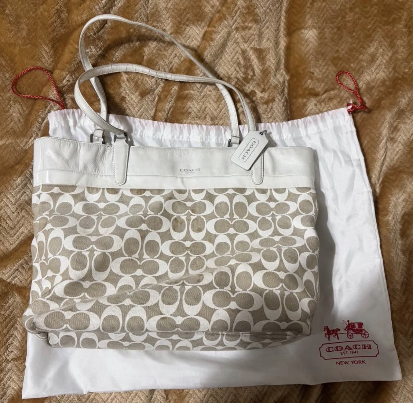 Coach Signature Logo Tote Bag Beige/White Large Zip Closure w/ Dust Bag