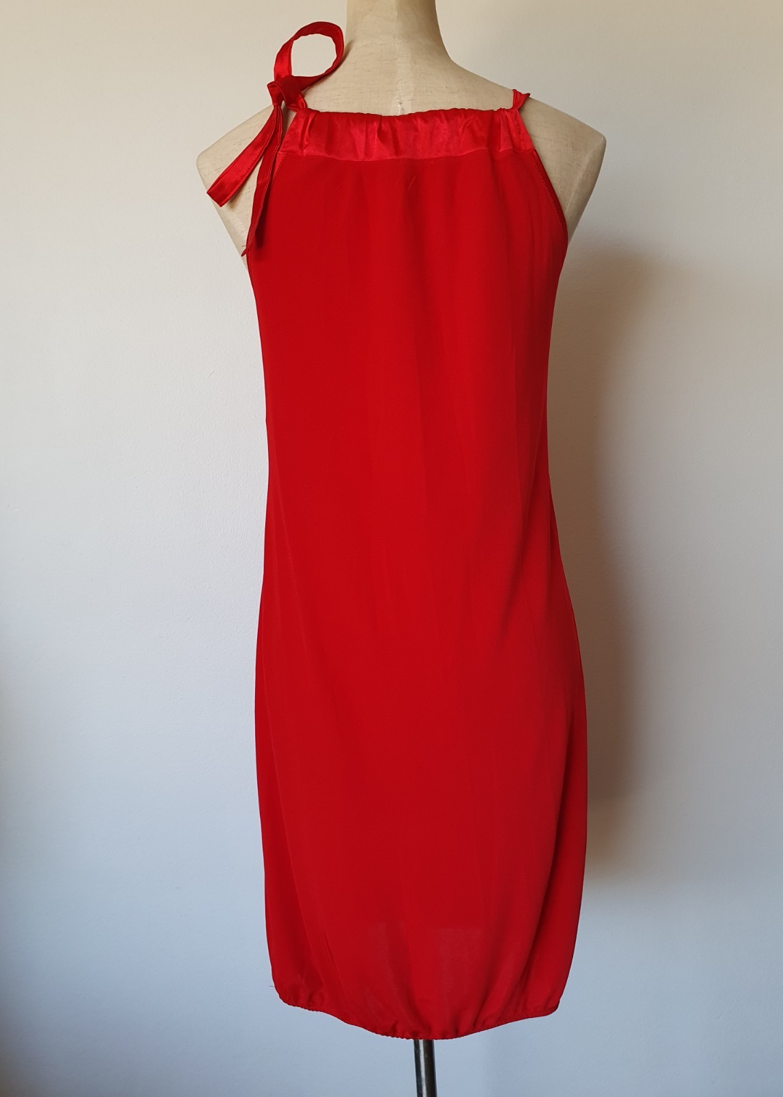 red dress BENETTON size S 3D flowers