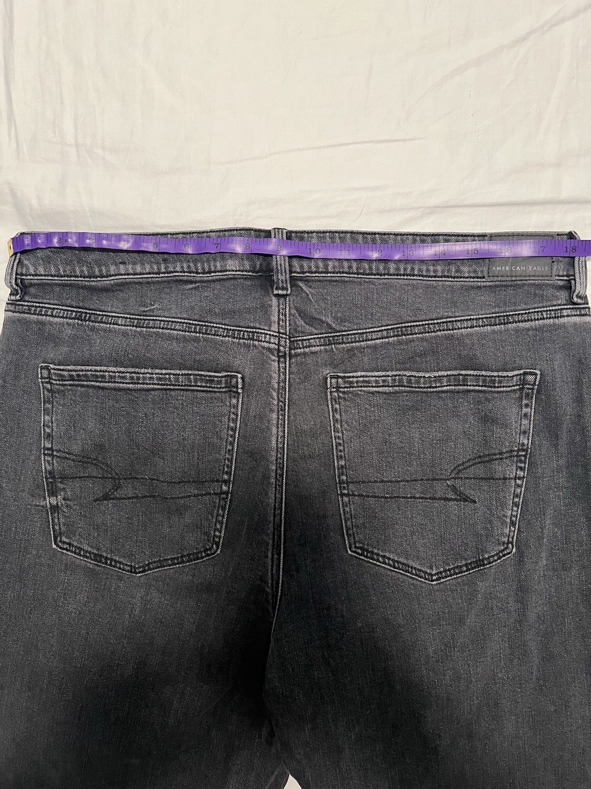American Eagle Mom Jeans Women’s Size 16 Short Strigid Black