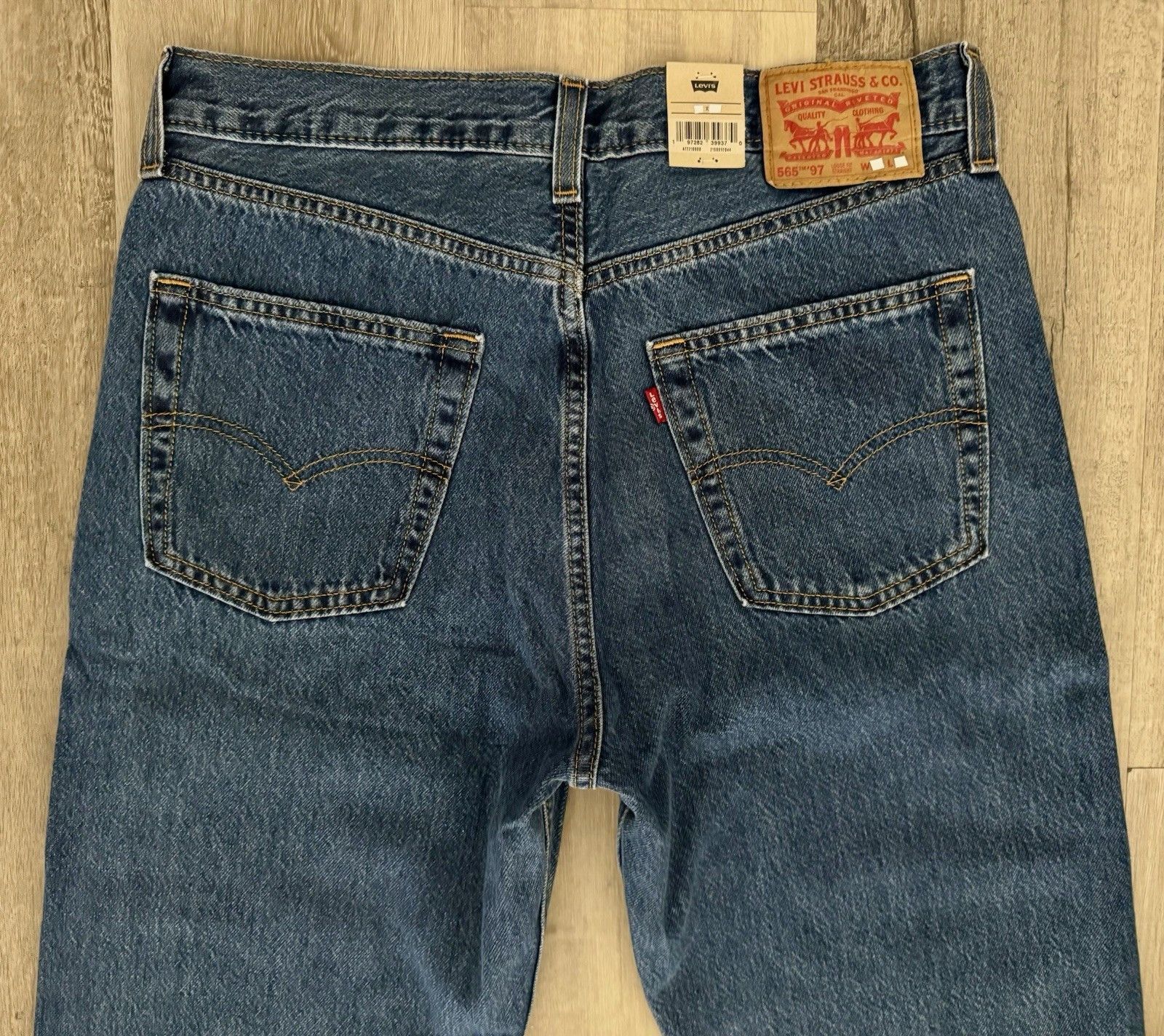 Levi’s 565 ’97 Loose Straight Leg Jeans Men Size 33 X 32 Blue Distressed Wash
