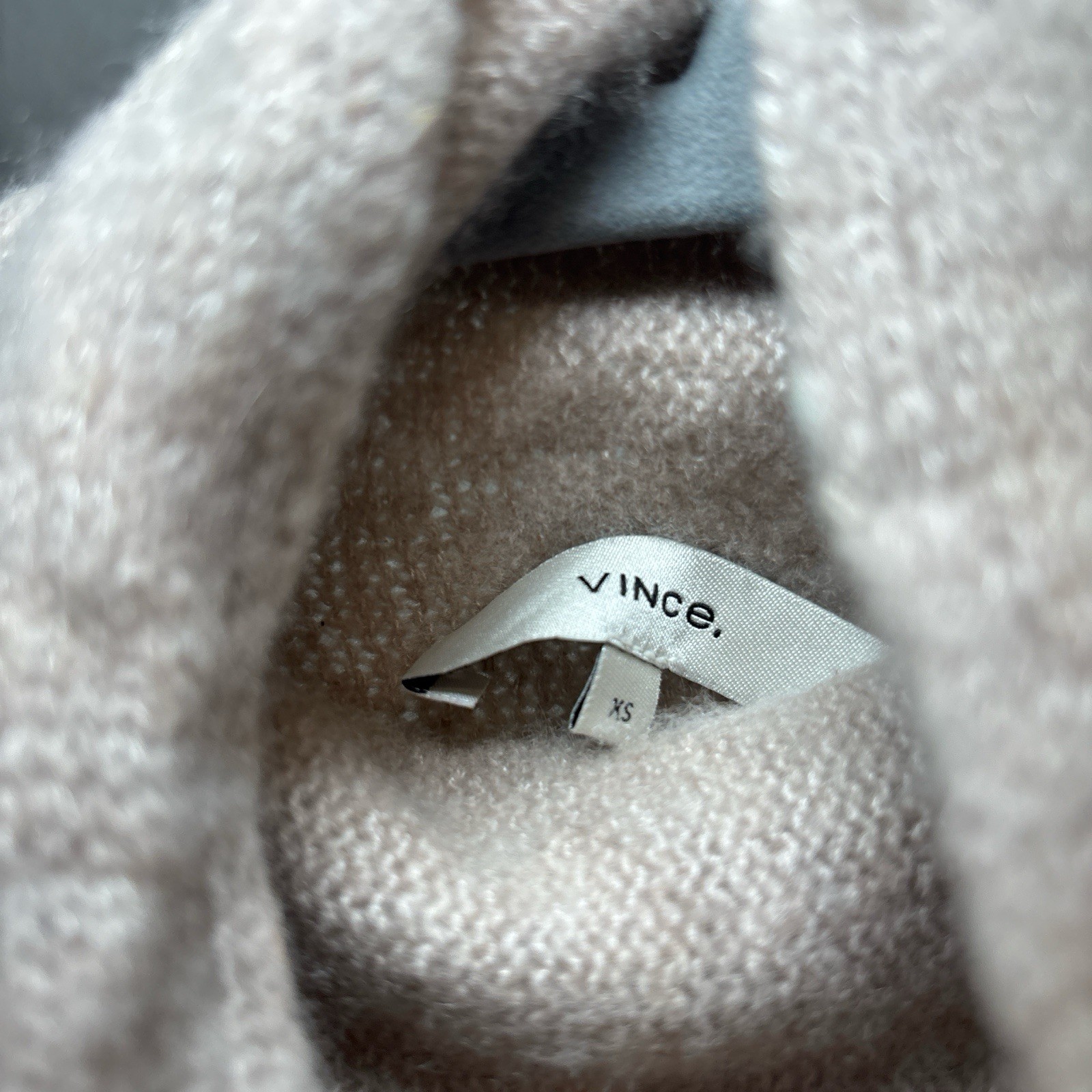 vince cashmere beige cropped turtleneck sweater