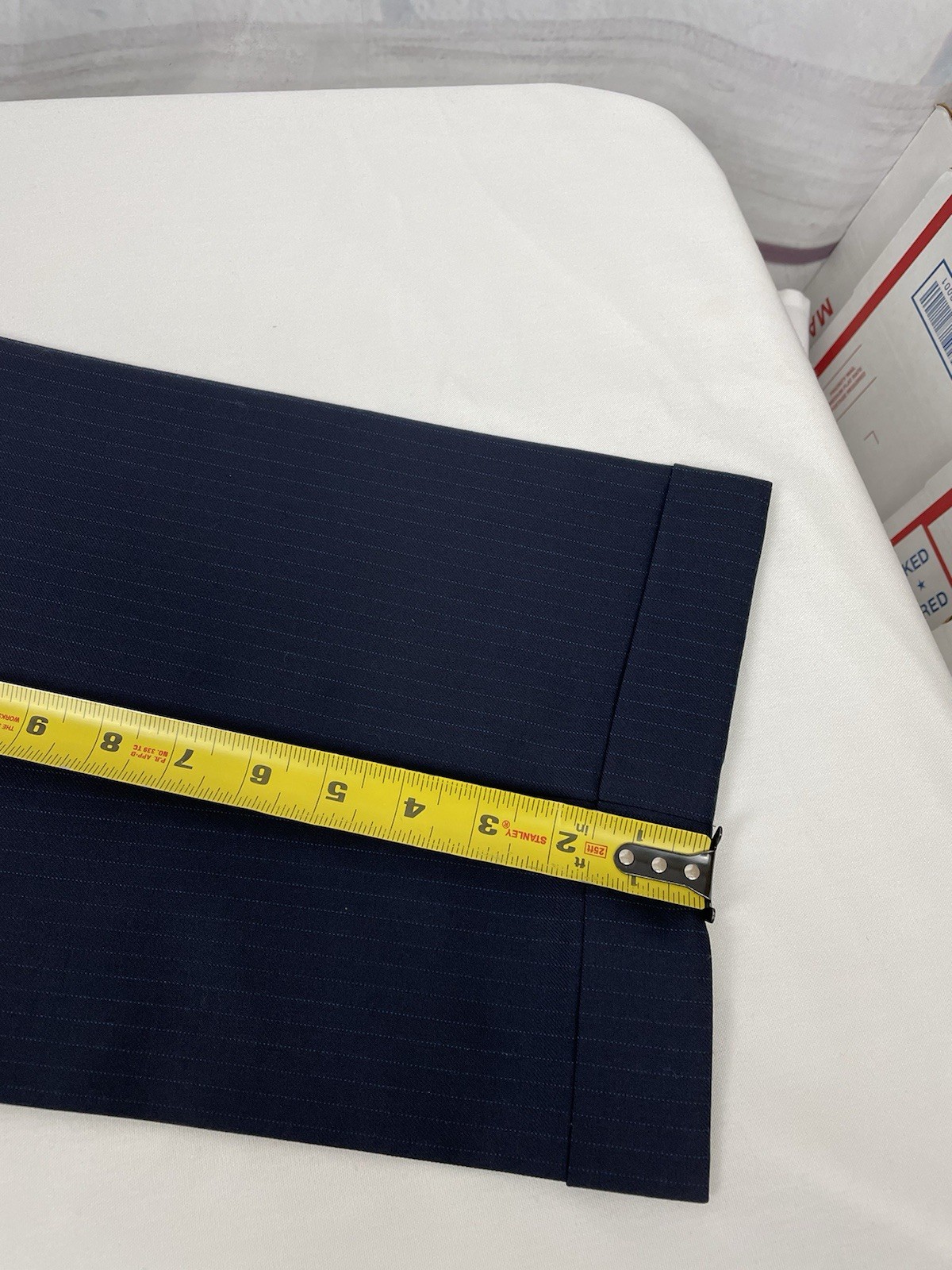 Tom James Corporate Image Men’s Navy Pinstripe Suit Sz 44 R Pants 38 X 29.5