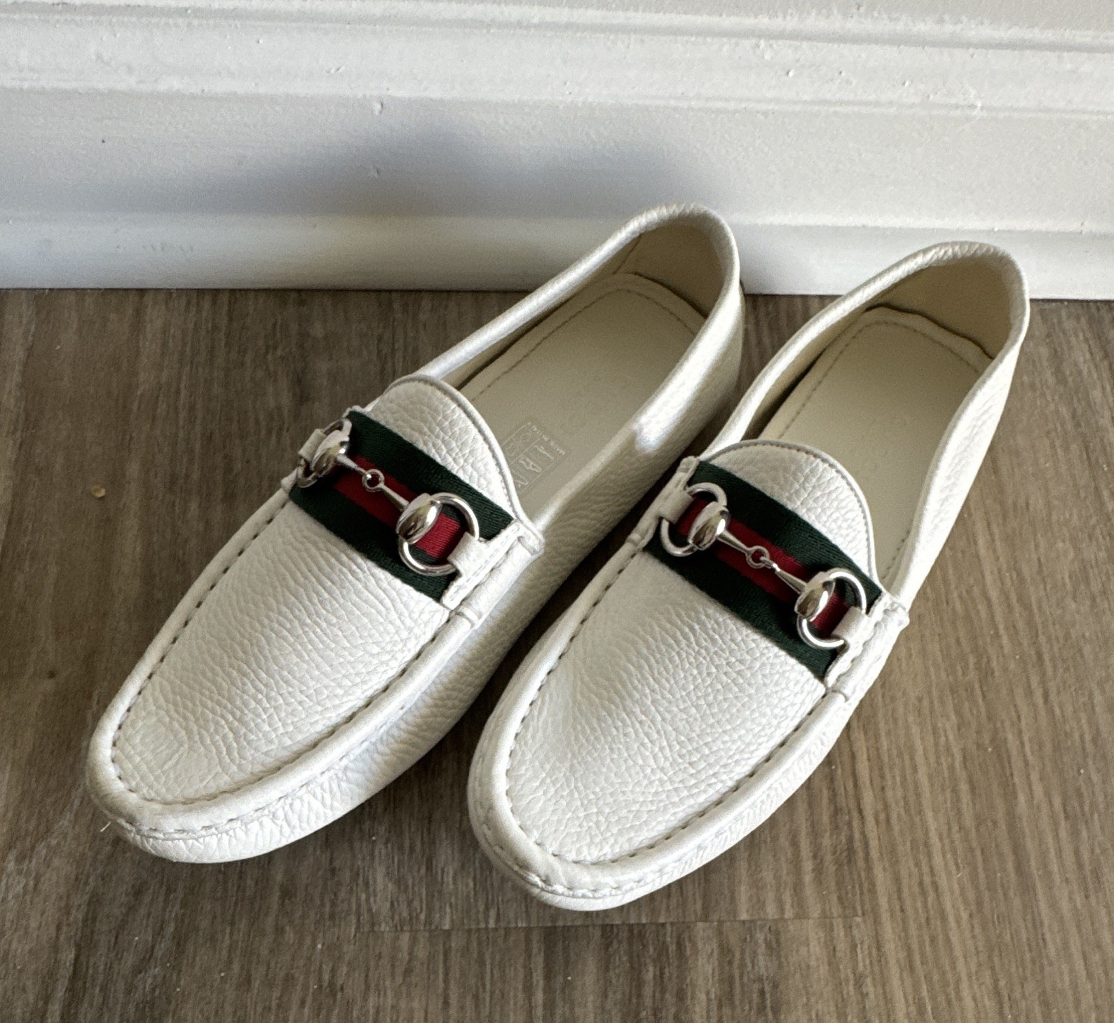 Gucci White Leather Web Stripe Slip-On Loafers Round Toe US 7 EU 37
