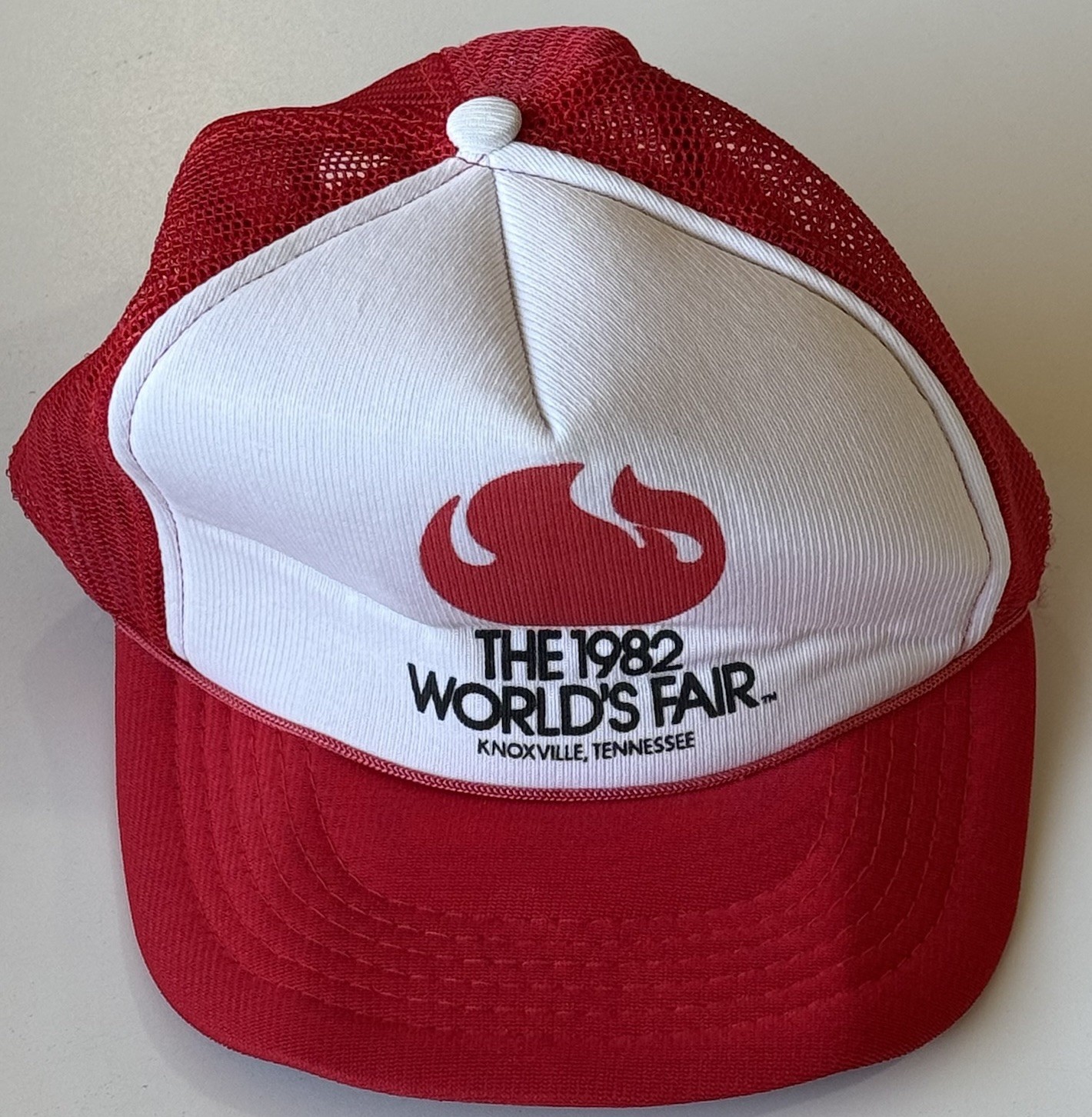 Vintage 1982 World’s Fair Trucker Hat Knoxville Tennessee Rope Bill Mesh Red Cap