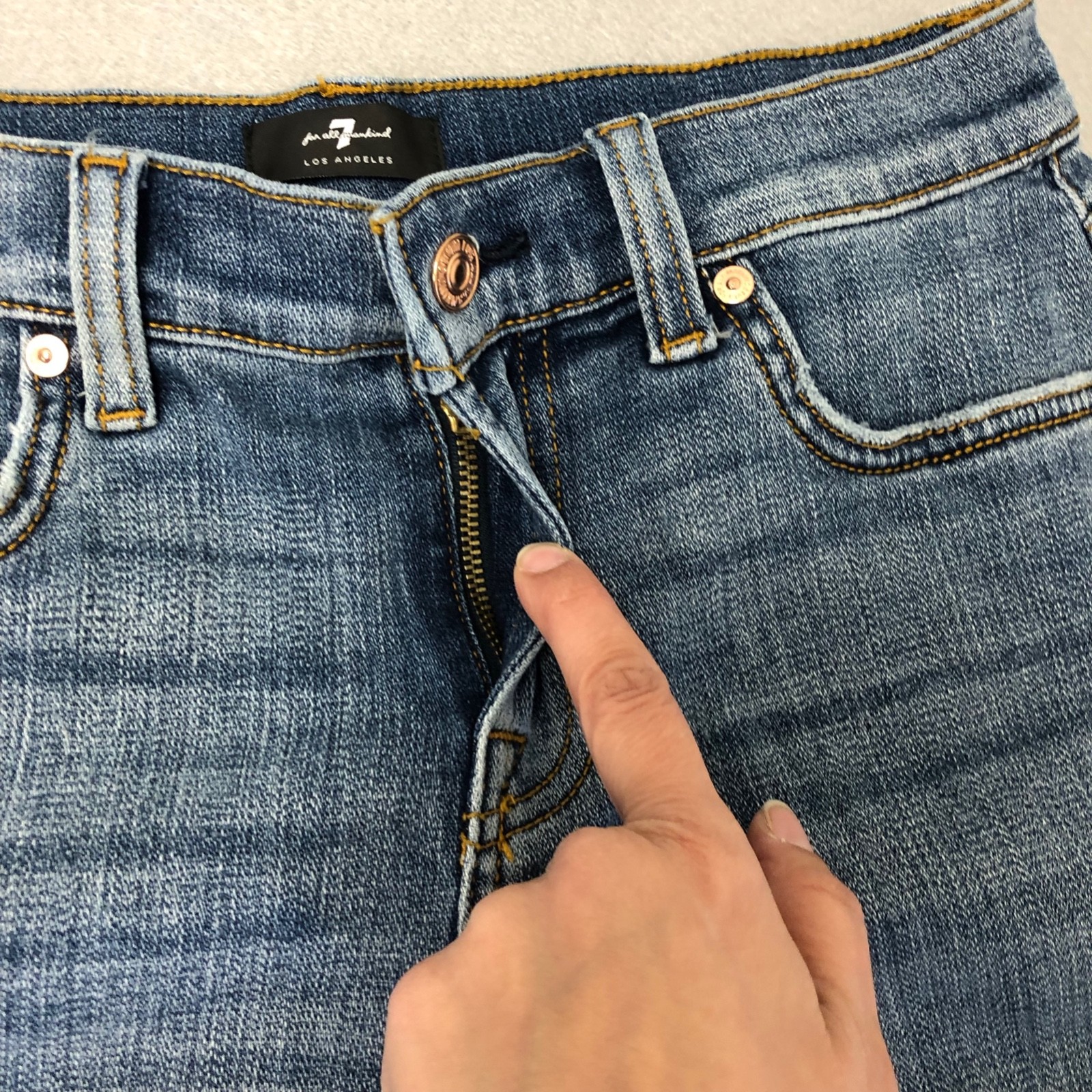 7 For All Mankind Mid Roll Shorts Womens 26 2 Blue Denim Classic Festival Summer