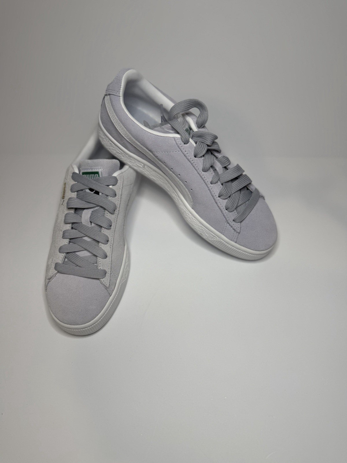 PUMA Suede unisex’s Low Top Lace-Up Suede Sneakers Gray/White Rubber Sole