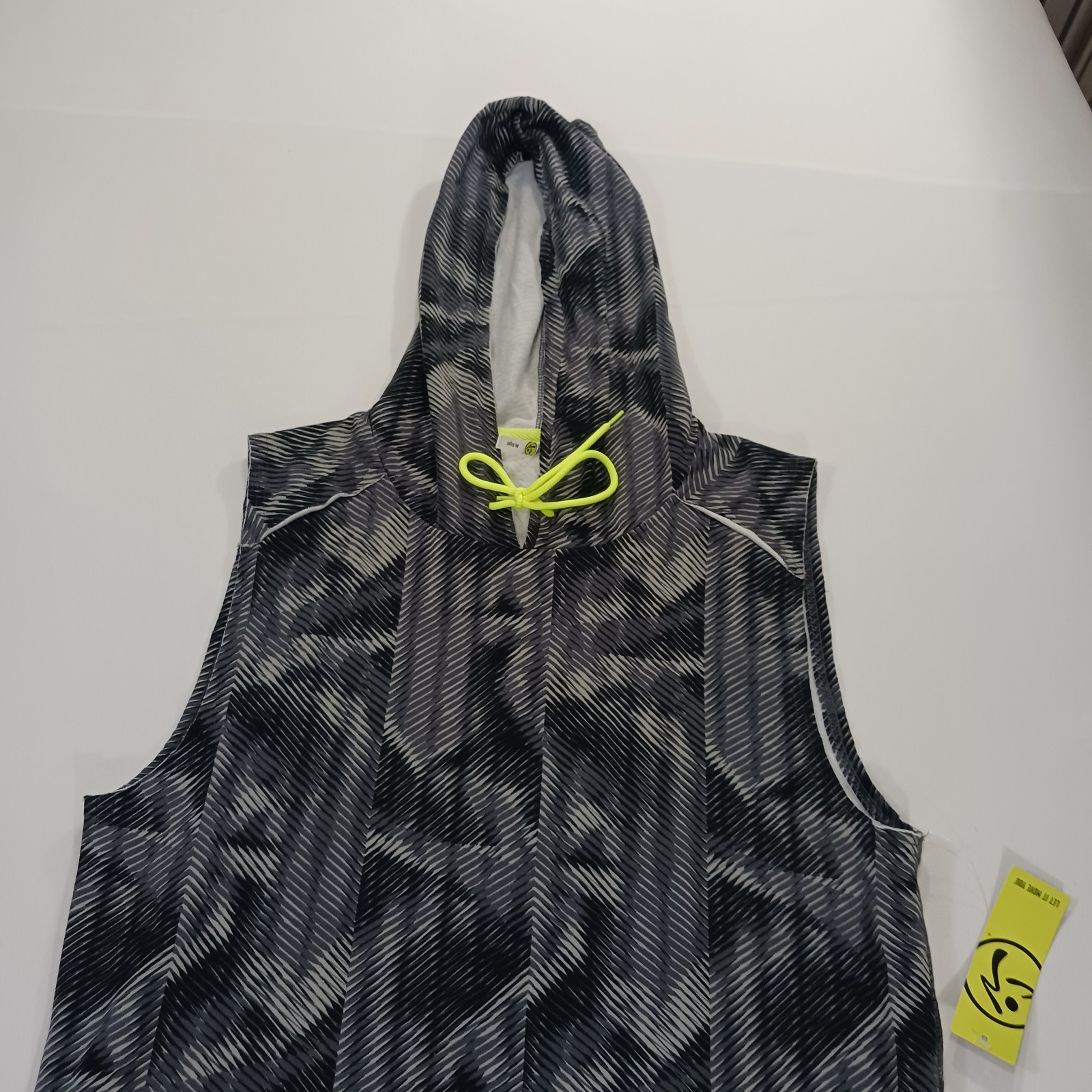 Zumba Wear Mr Right Z2T00259 Men’s Gray Surged Sleeveless Pullover Hoodie Medium