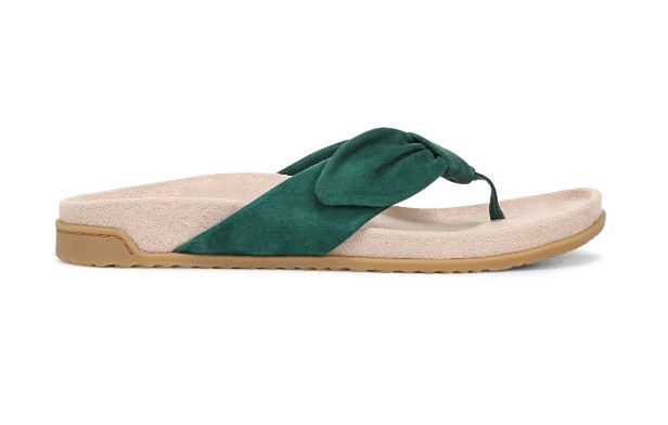 Vionic Women’s Eva Toe Post Sandal, Posy Green Suede