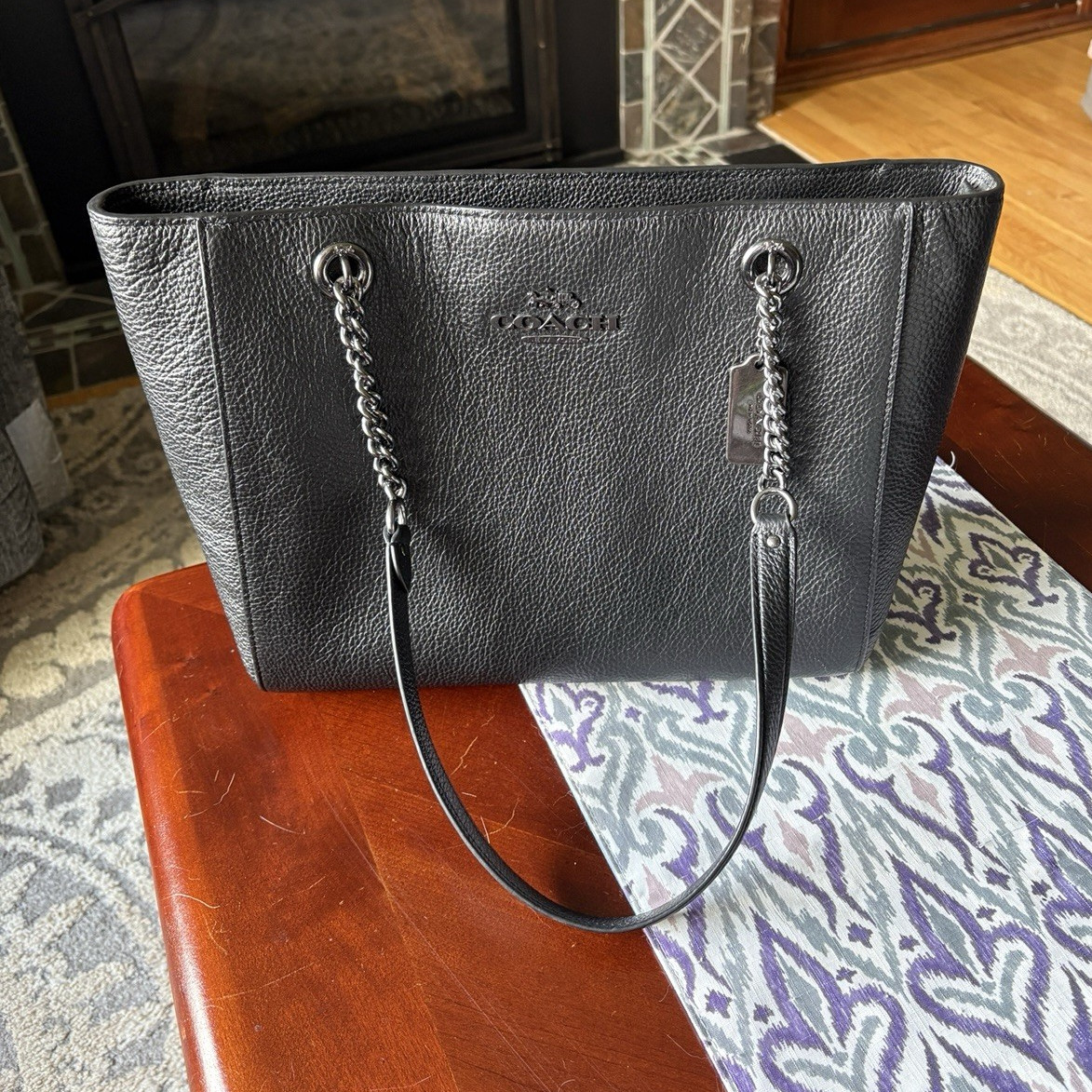 Coach Cammie Tote Women’s Black Pebbled Zip w/ Chain Shoulder Straps