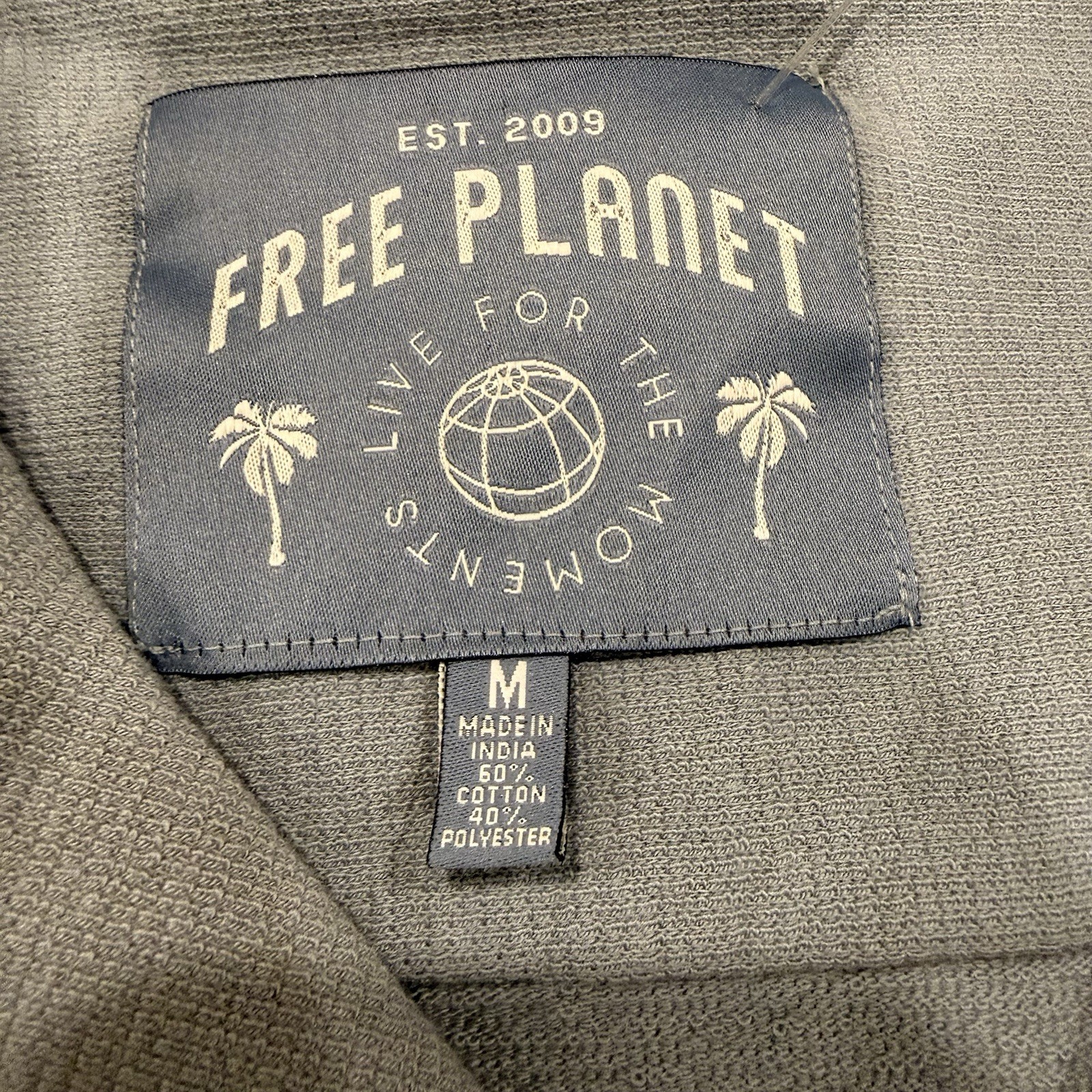 NWT Free Planet Men’s Medium Camp Collar Button Front Shirt Blue
