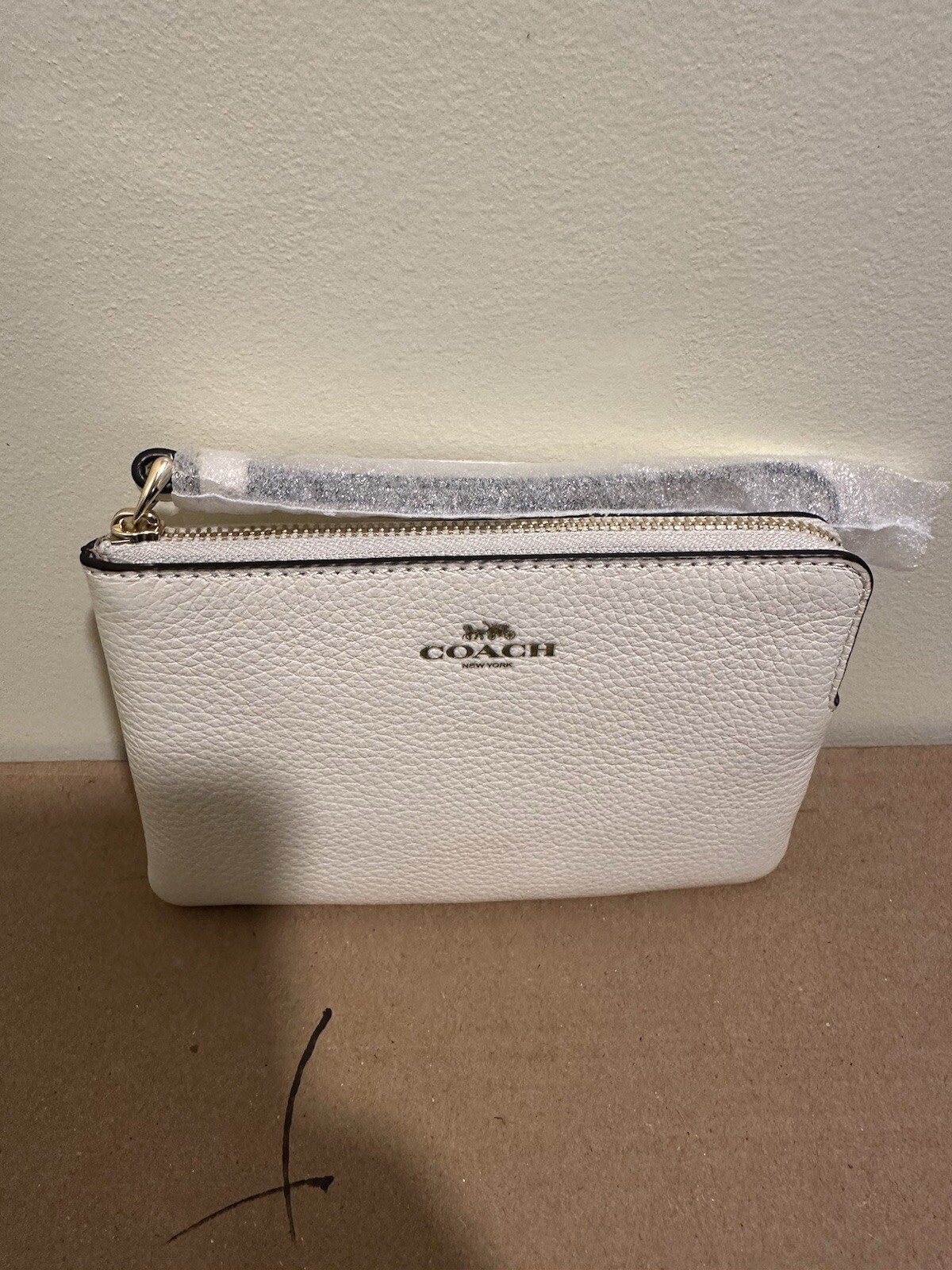 💚 Coach Corner Zip Wristlet – CP483 Chalk White Pebbled Leather – NWT