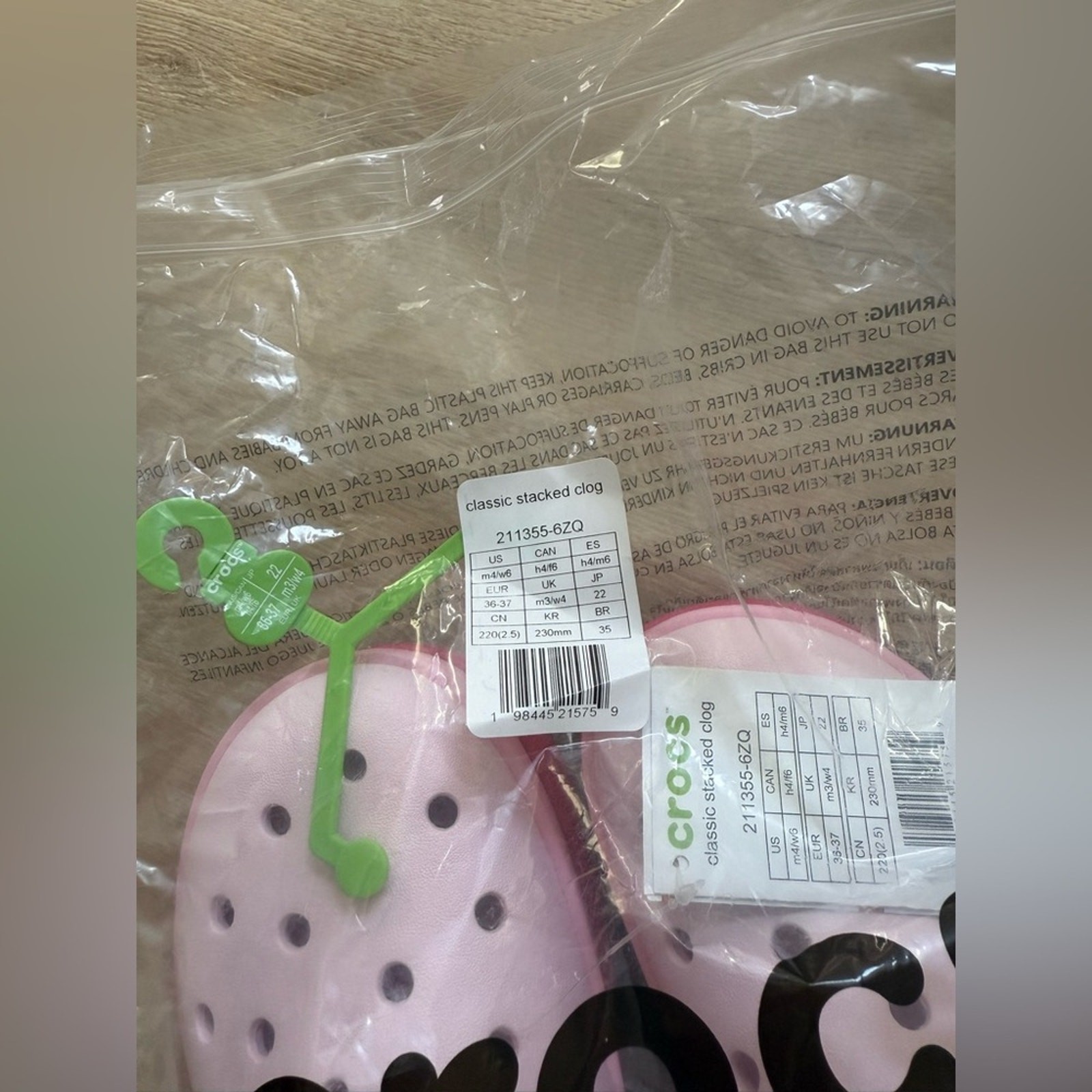 NWT Crocs Classic Stacked Clog Dragonfruit with FREE JIBBITZ Sz W6 M4
