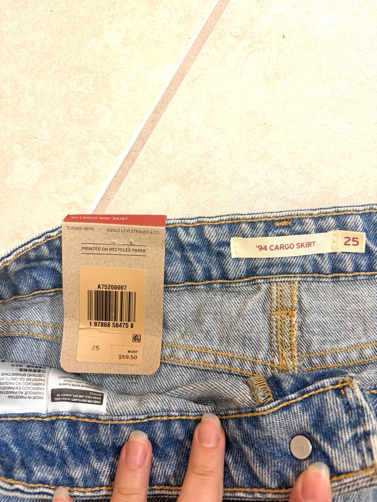 Levis 94 Cargo Skirt 100%. Cotton NWT