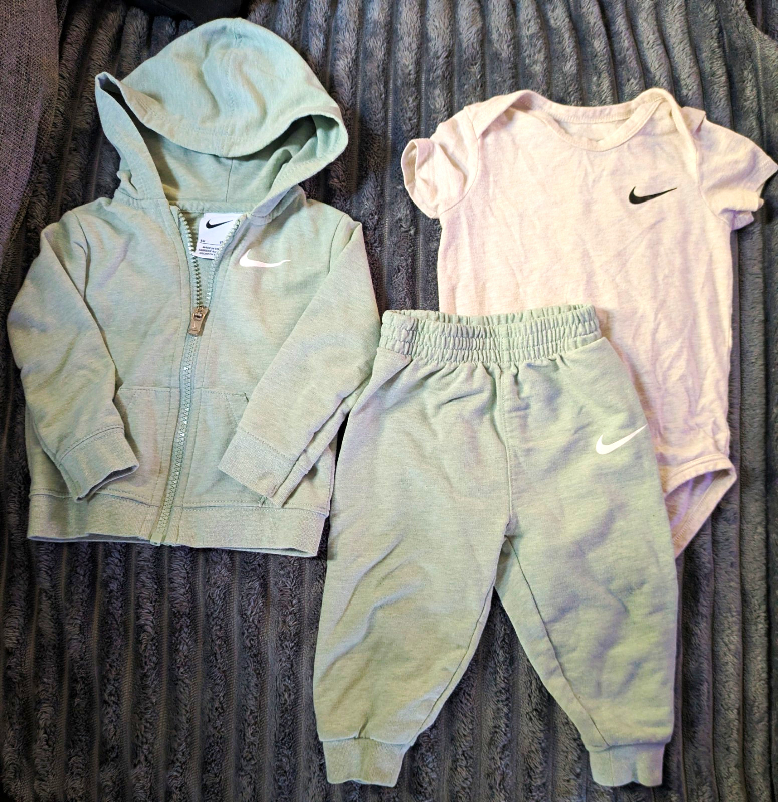 Nike 3-Piece Baby Outfit Set 9M Mint Green Zip Hoodie, Pants, & White Bodysuit