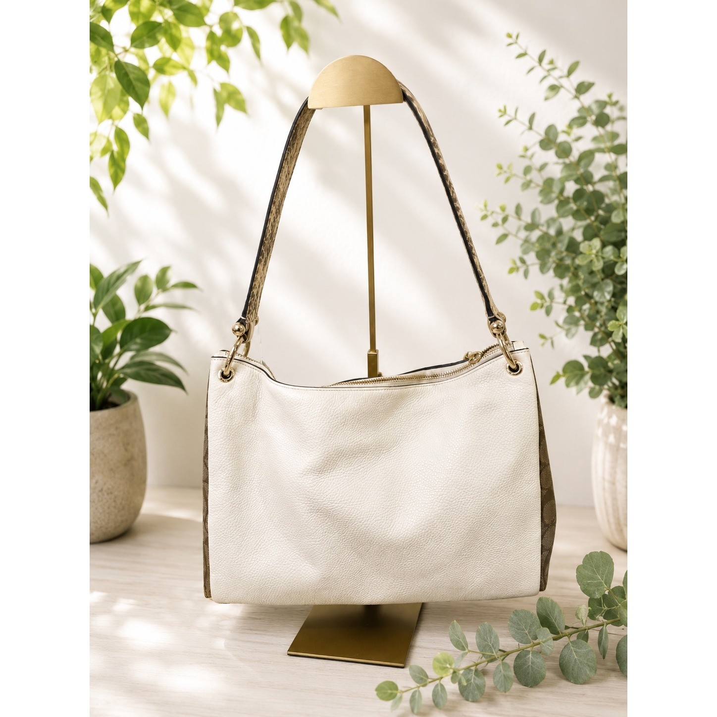 C203 Coach Juliet shoulder