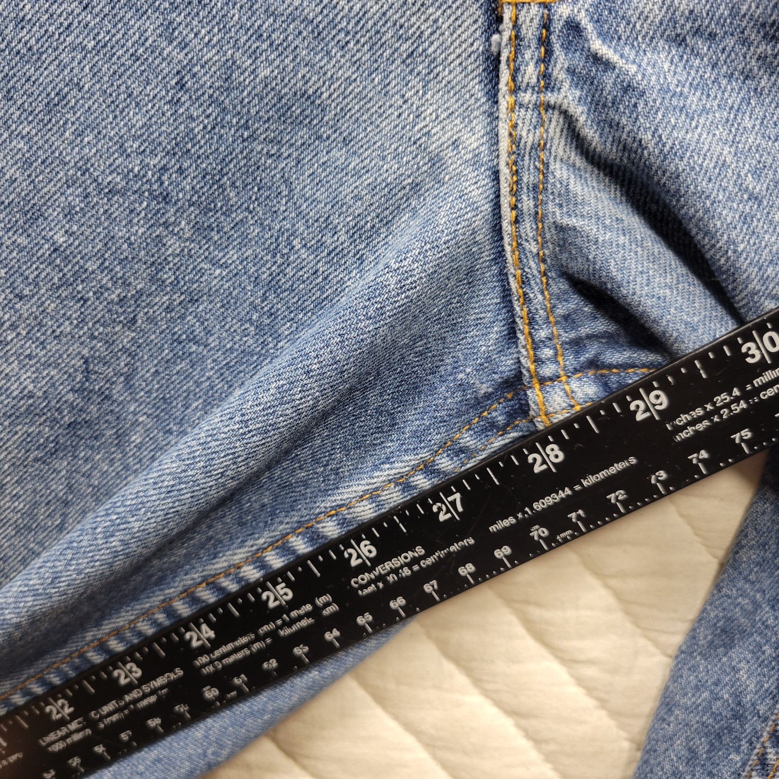 Vintage Levi’s 550 Relaxed Fit Jeans Men’s 44×29 Blue Denim Tapered Orange Tab