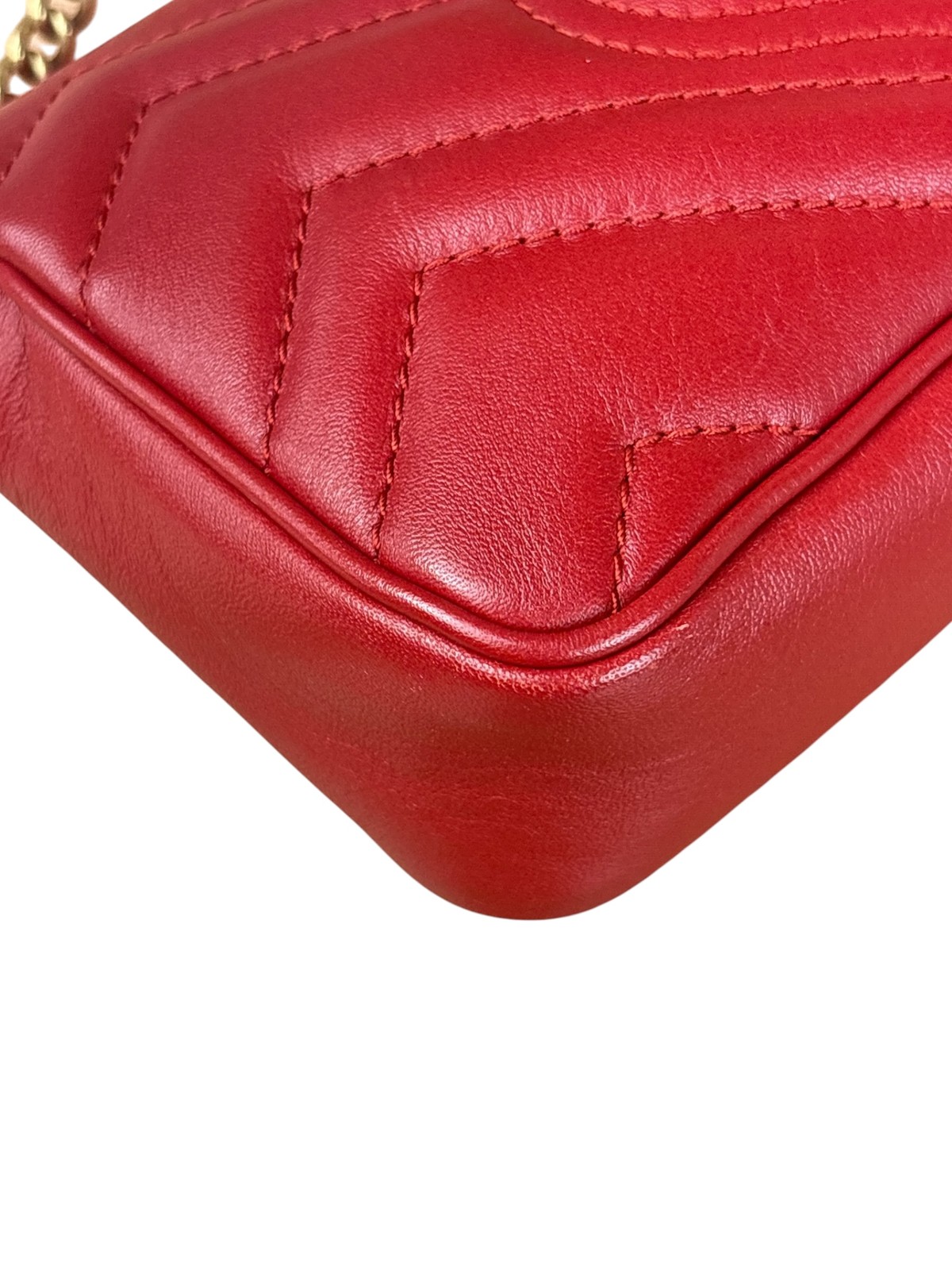 Size OS – Gucci Red Chevron Quilted Matelasse Mini Leather Shoulder Bag / Pre-Ow