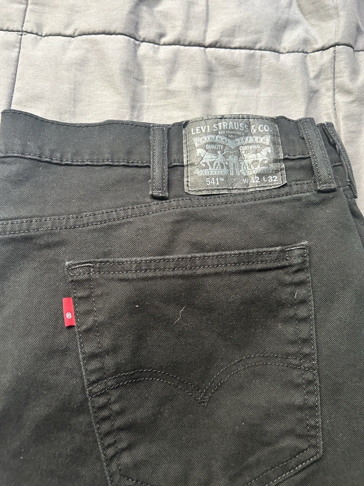 Levi’s Men’s Athletic Taper Dark Wash Black Denim Jeans Mid Rise 5-Pocket