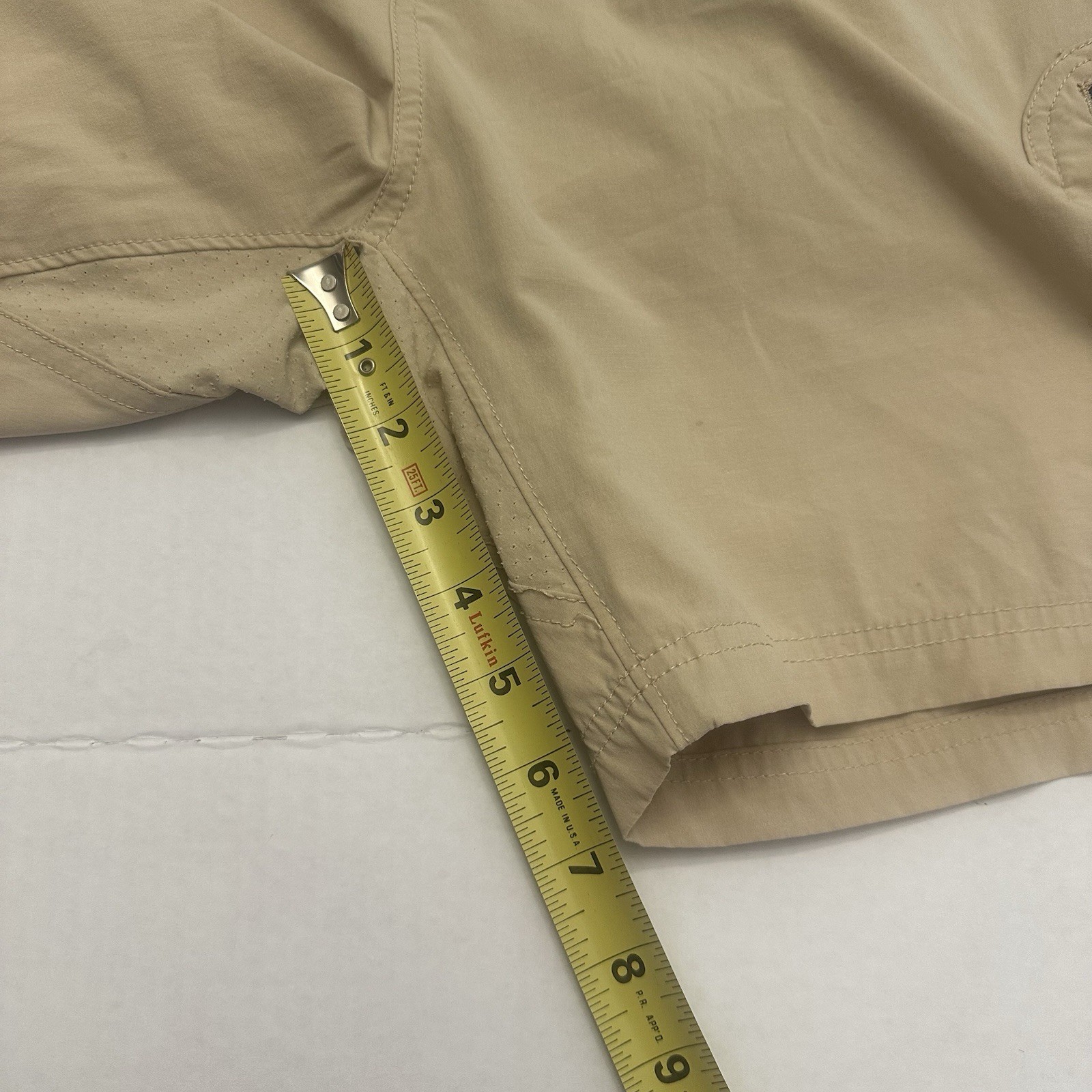 Huk Performance Fishing Cargo Shorts Size XXL Khaki 7” Inseam Quick Dry Vented