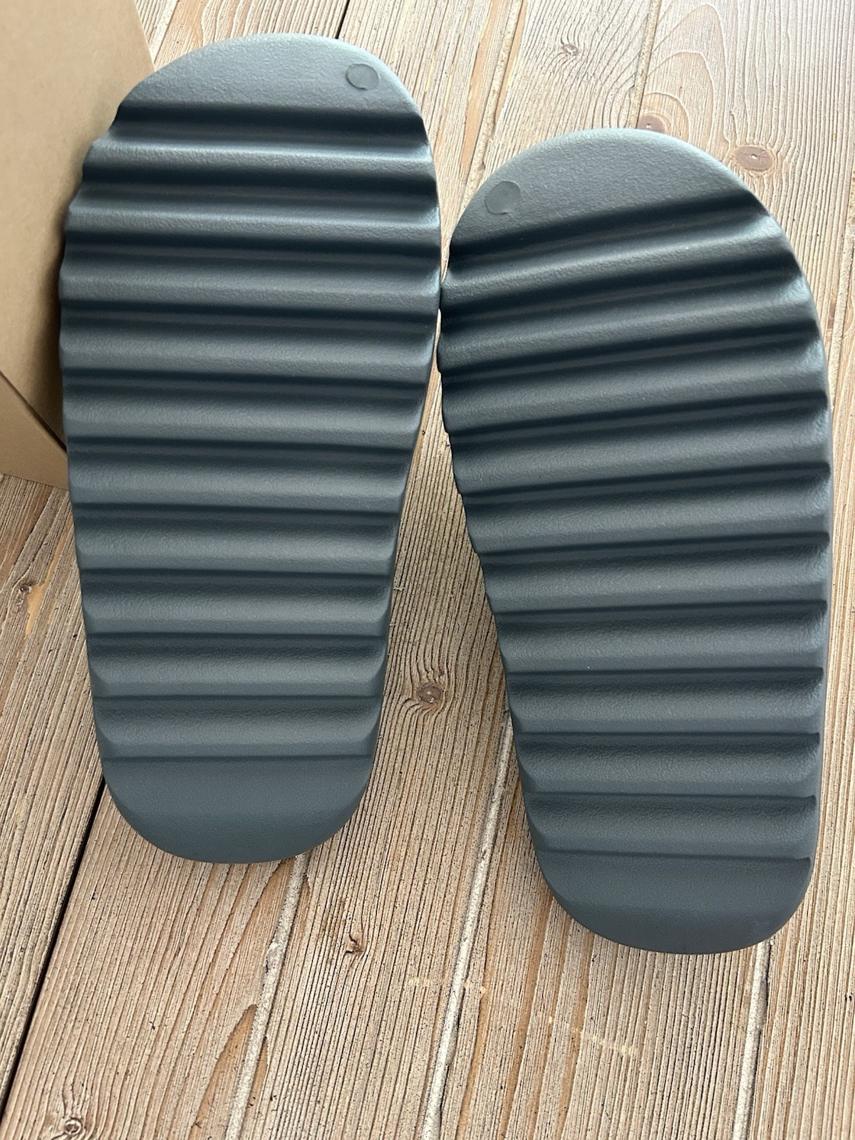 Men’s Yeezy Slide Slate Marine Size 13