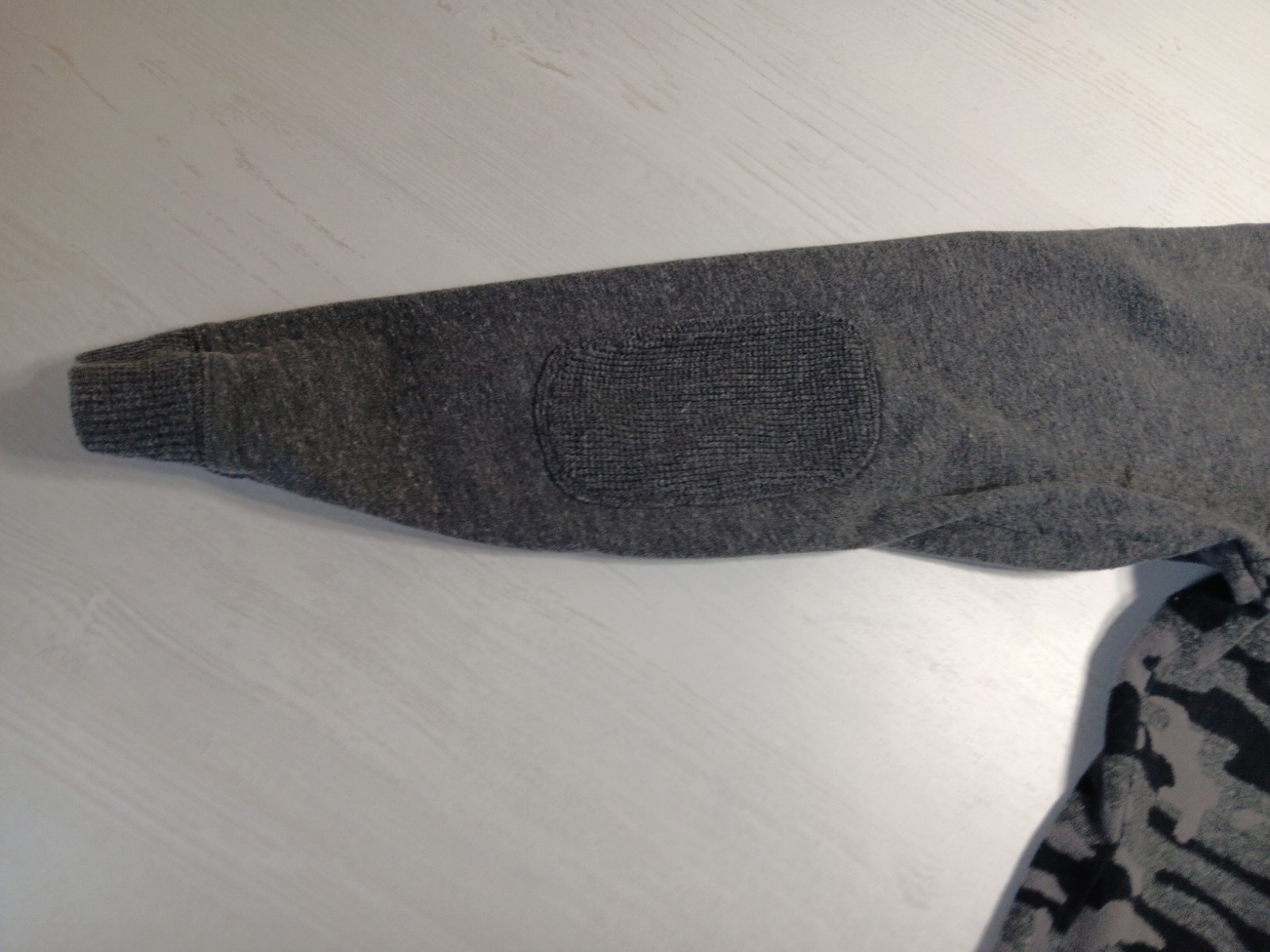 Large Gray Camo Knowledge Wisdom Truth Sweater Elbow Pads