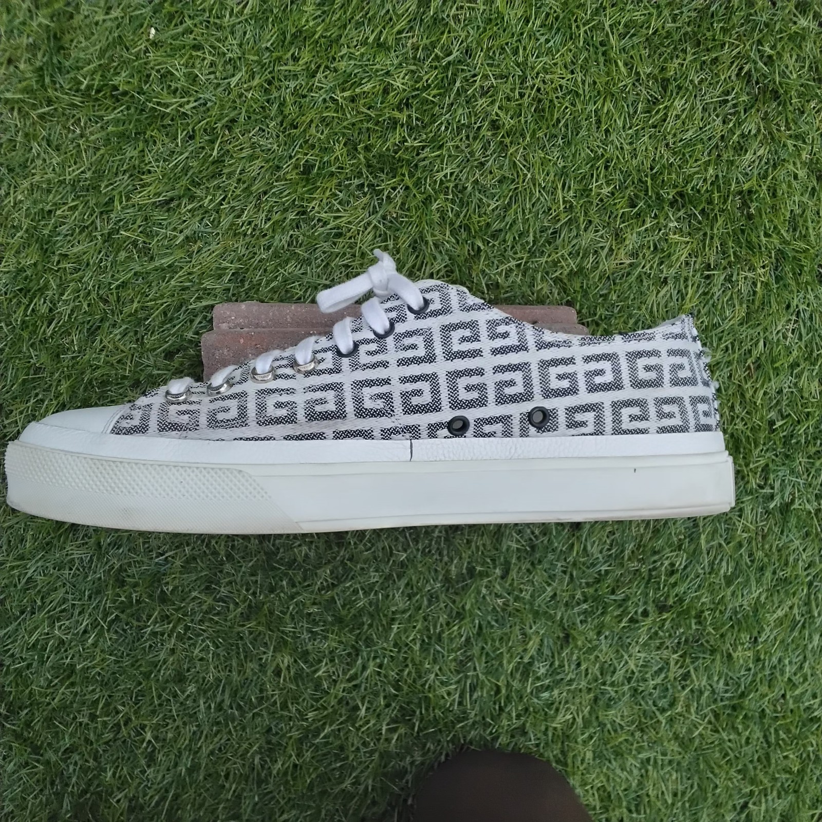 Givenchy 4G Jacquard City Low Sneaker Men’s Black/White