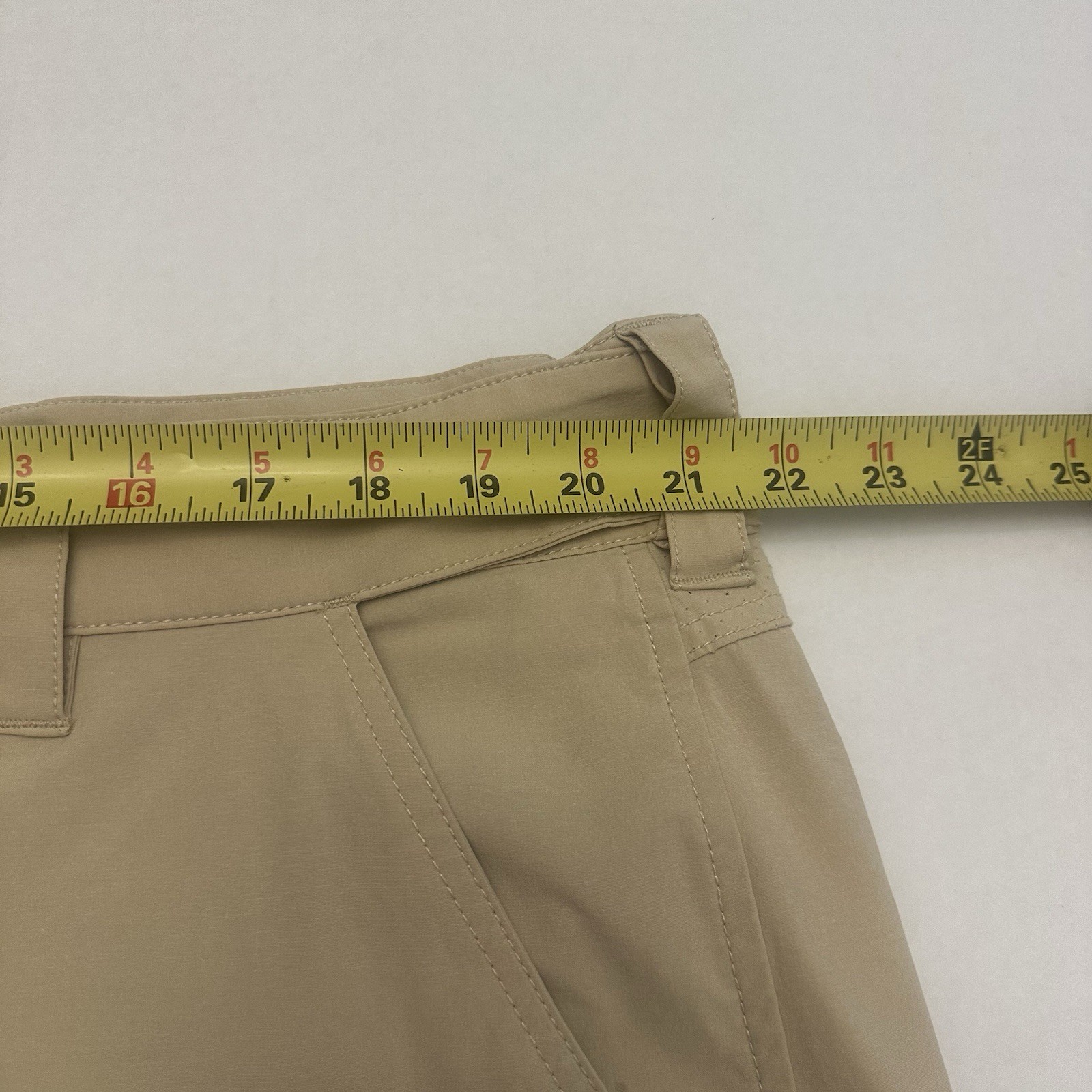 Huk Performance Fishing Cargo Shorts Size XXL Khaki 7” Inseam Quick Dry Vented