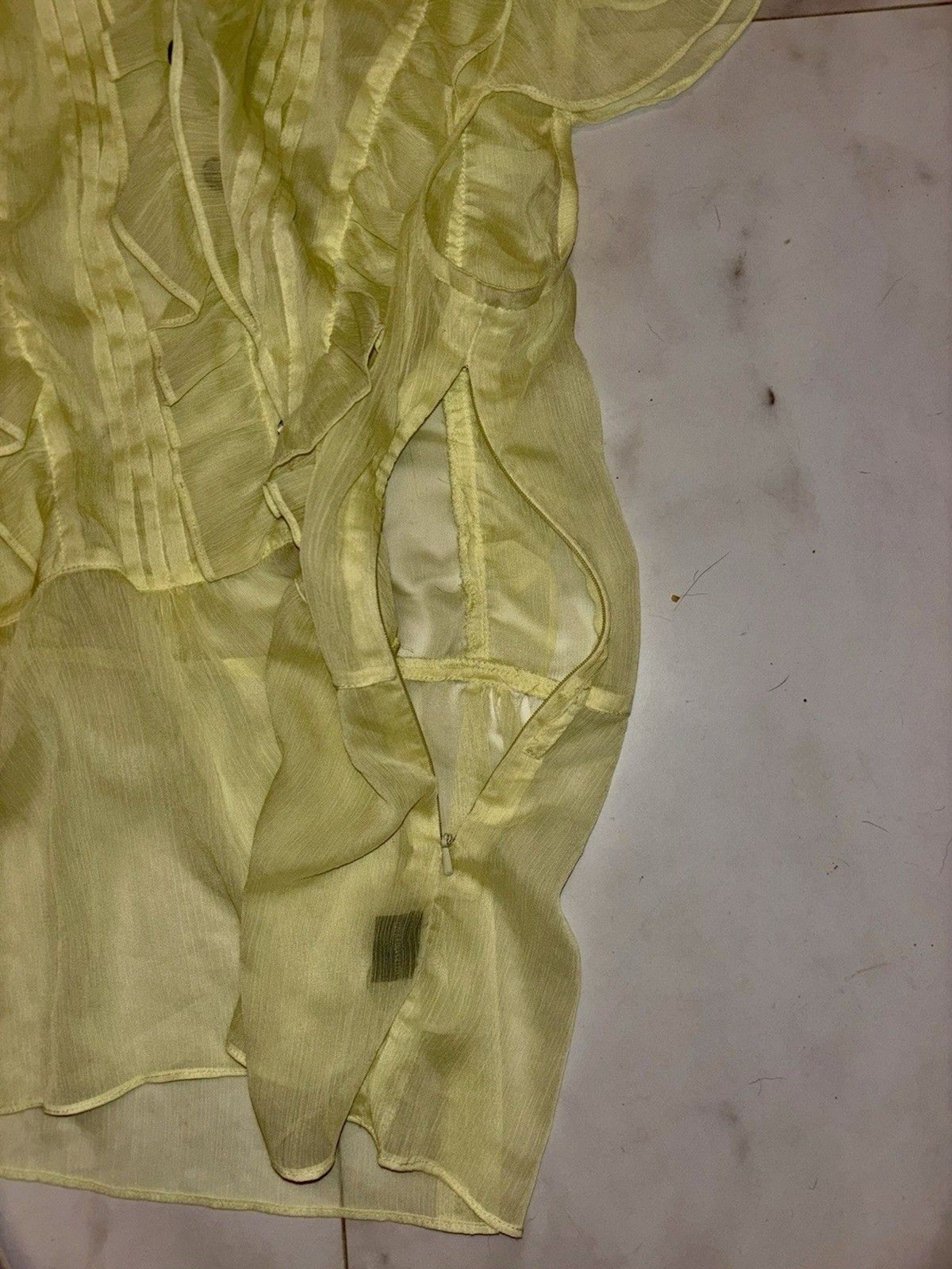 Dimri Sheer Ruffle Blouse Women’s Size M Yellow Button Front Romantic Chi