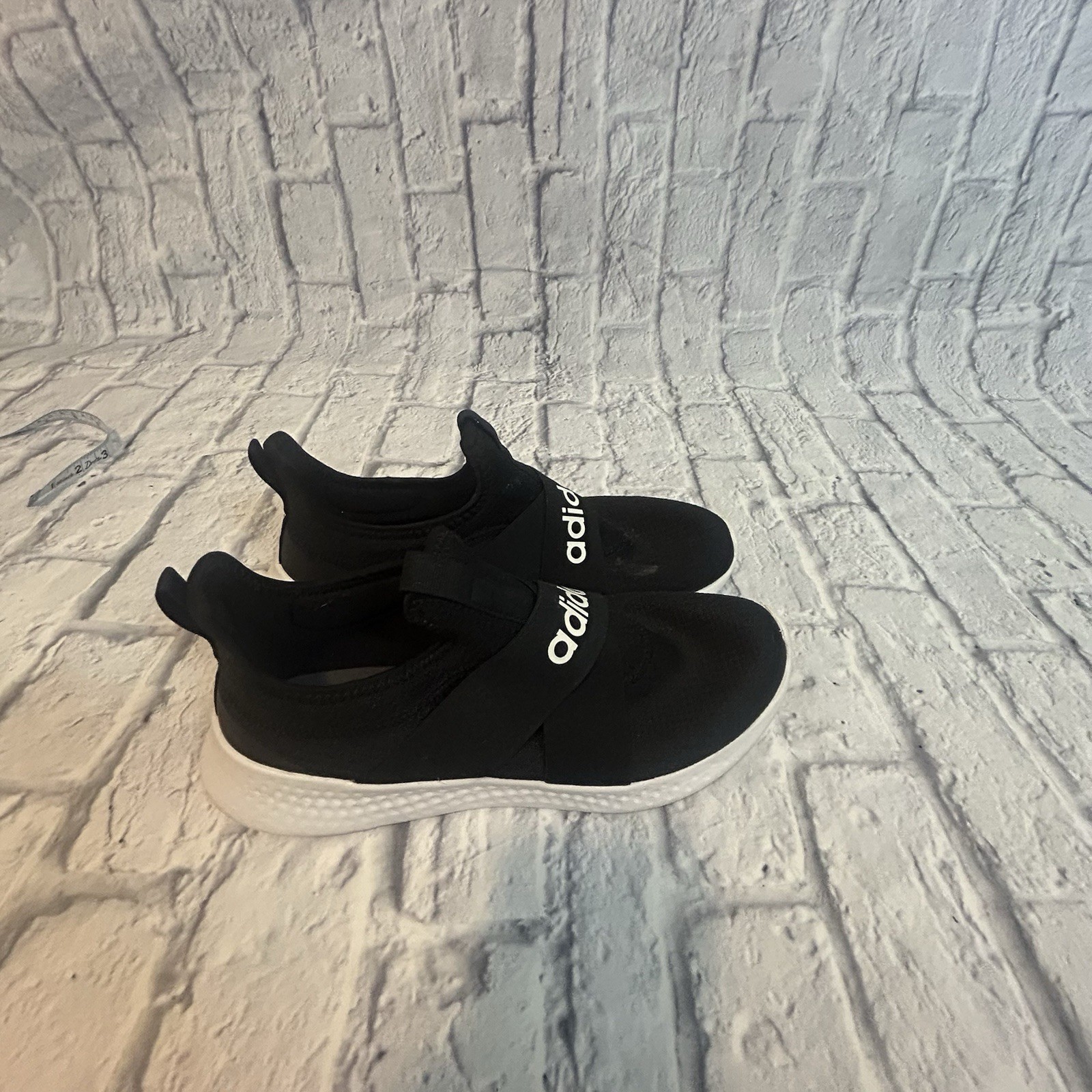adidas Cloudfoam Lightweight Slip-On Sneakers Women’s Black/White 6