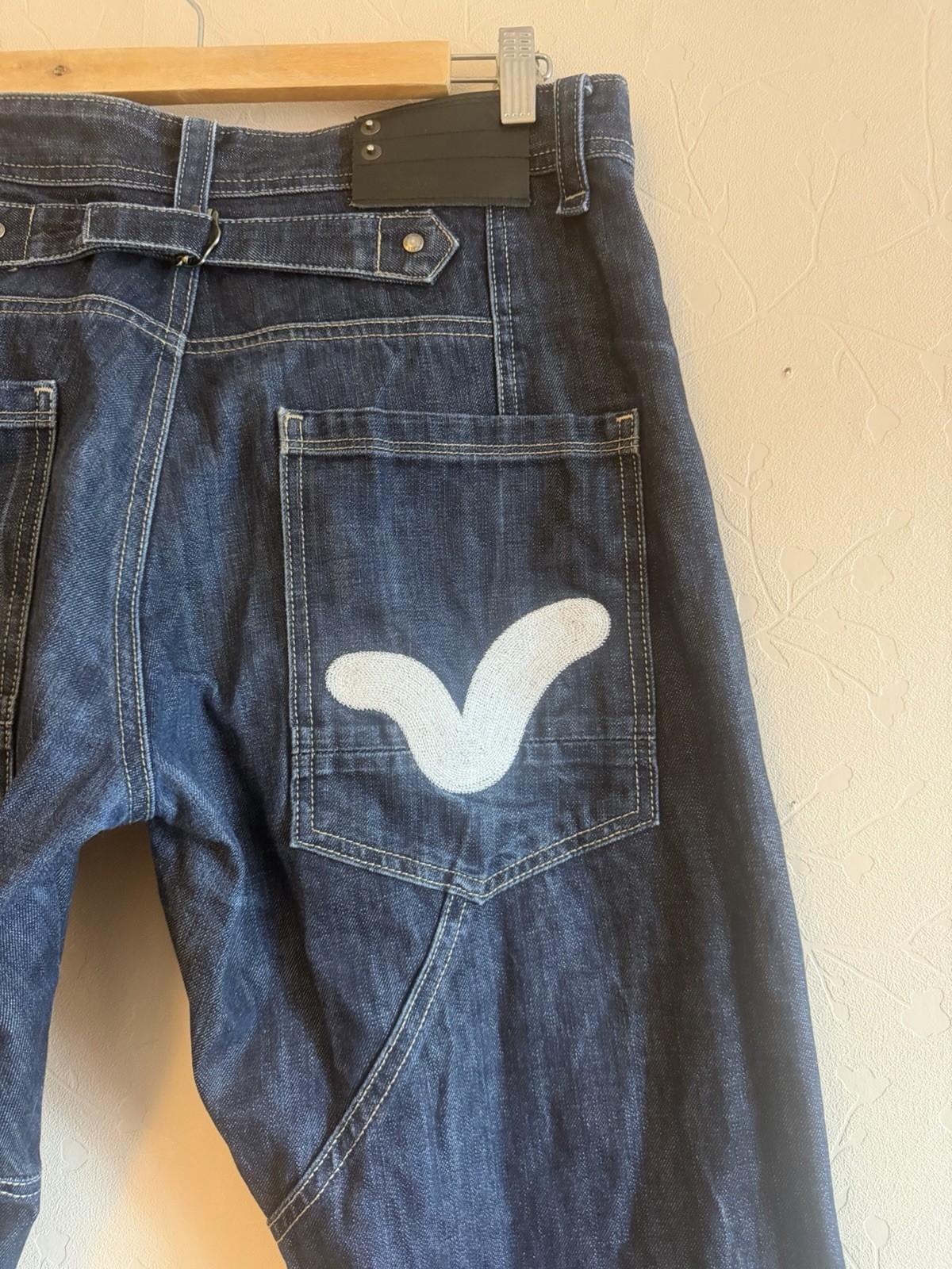 Voi Shearer Raw Y2K Back Pocket Print Button Fly Jeans W34 L34 (LB)
