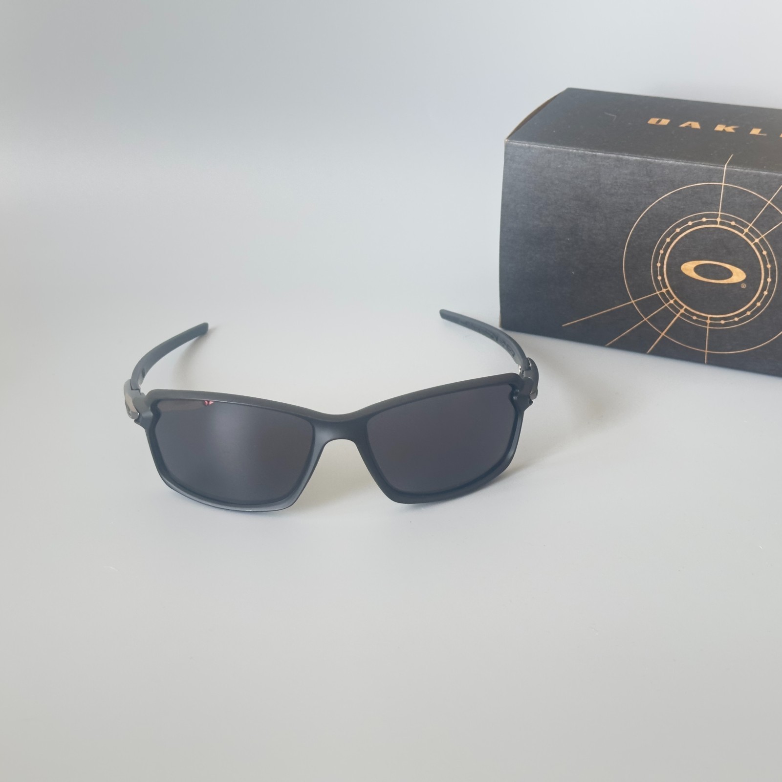 Oakley Carbon Shift OO9302 Matte Black Black Lens Sunglasses Carbon Fiber