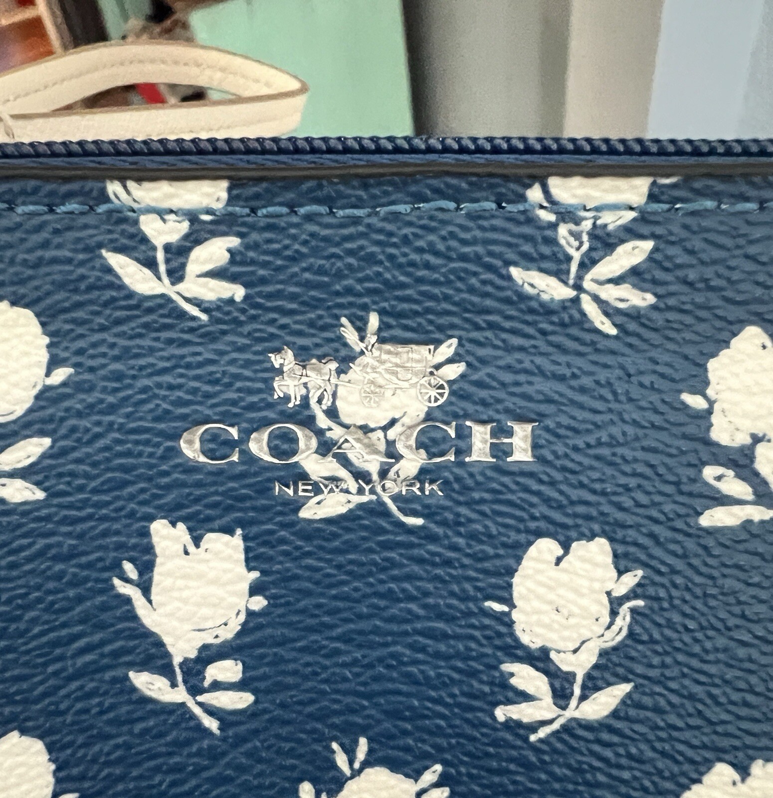 COACH Badlands Small Wristlet F53152 Blue and White Flower Floral NWT