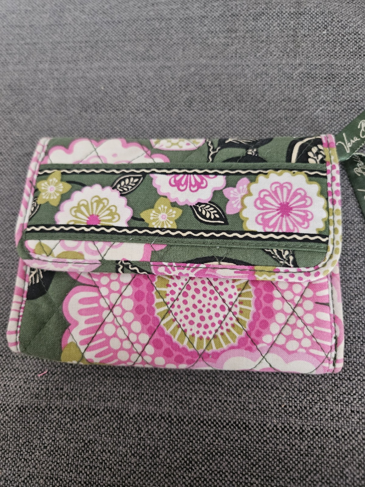 Vera Bradley Floral Bifold Wallet Green Pink Zip Coin Pocket Card Slots ID