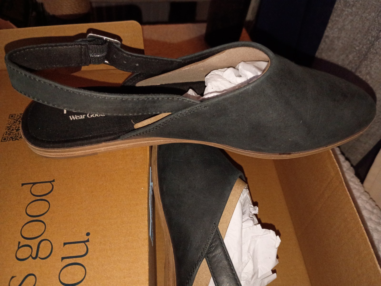 TOMS Black Leather Closed Toe Buckle Slingback Flats Women’s US 8.5 EU 391002201