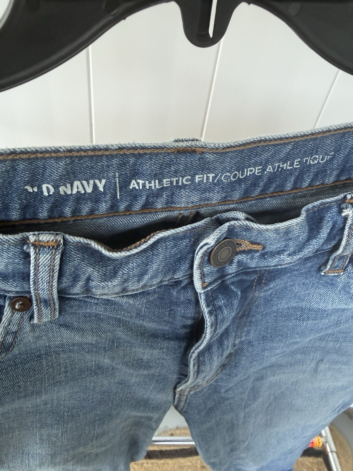 Old Navy Athletic Fit Jeans Men’s 32×34 Light Wash Stretch Denim Tapered Pants