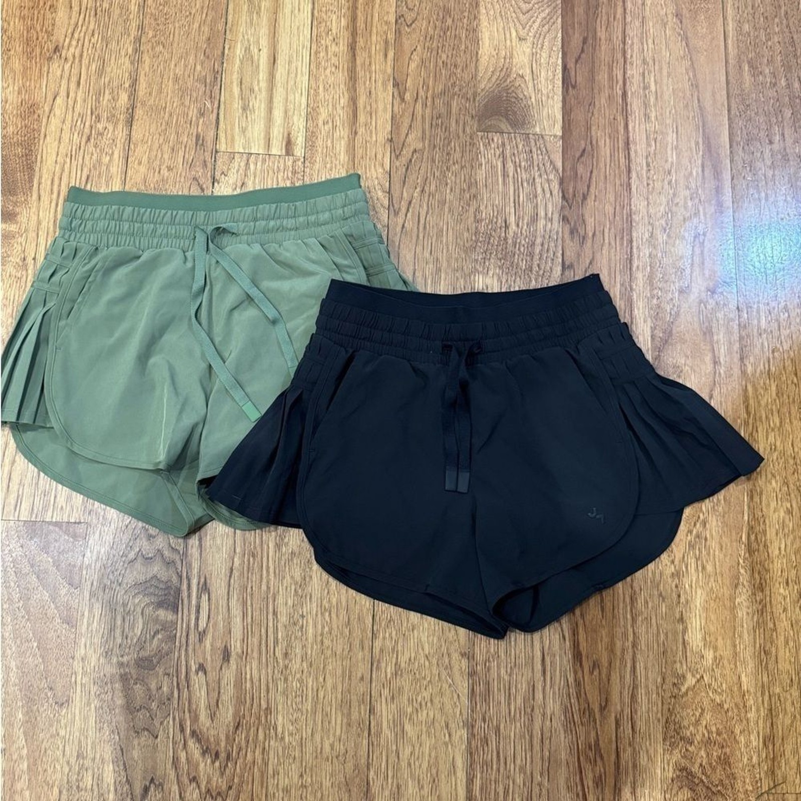 JOY LAB Shorts Xsmall black green 2 pairs Highrise Pleated Side