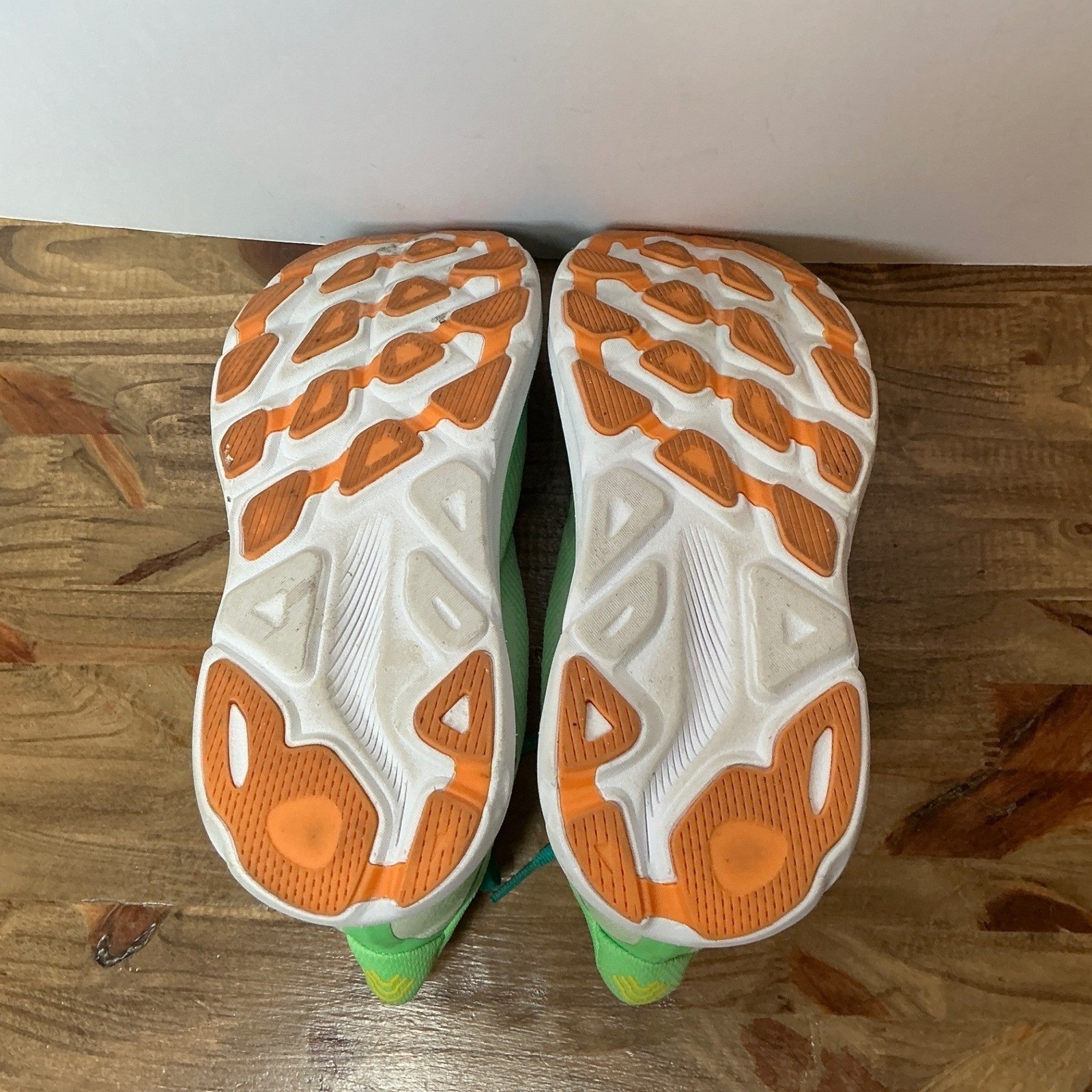 HOKA Clifton 9 Women Running Shoes Size 7D Wide Green Lime Orange 1132210 ZLGL