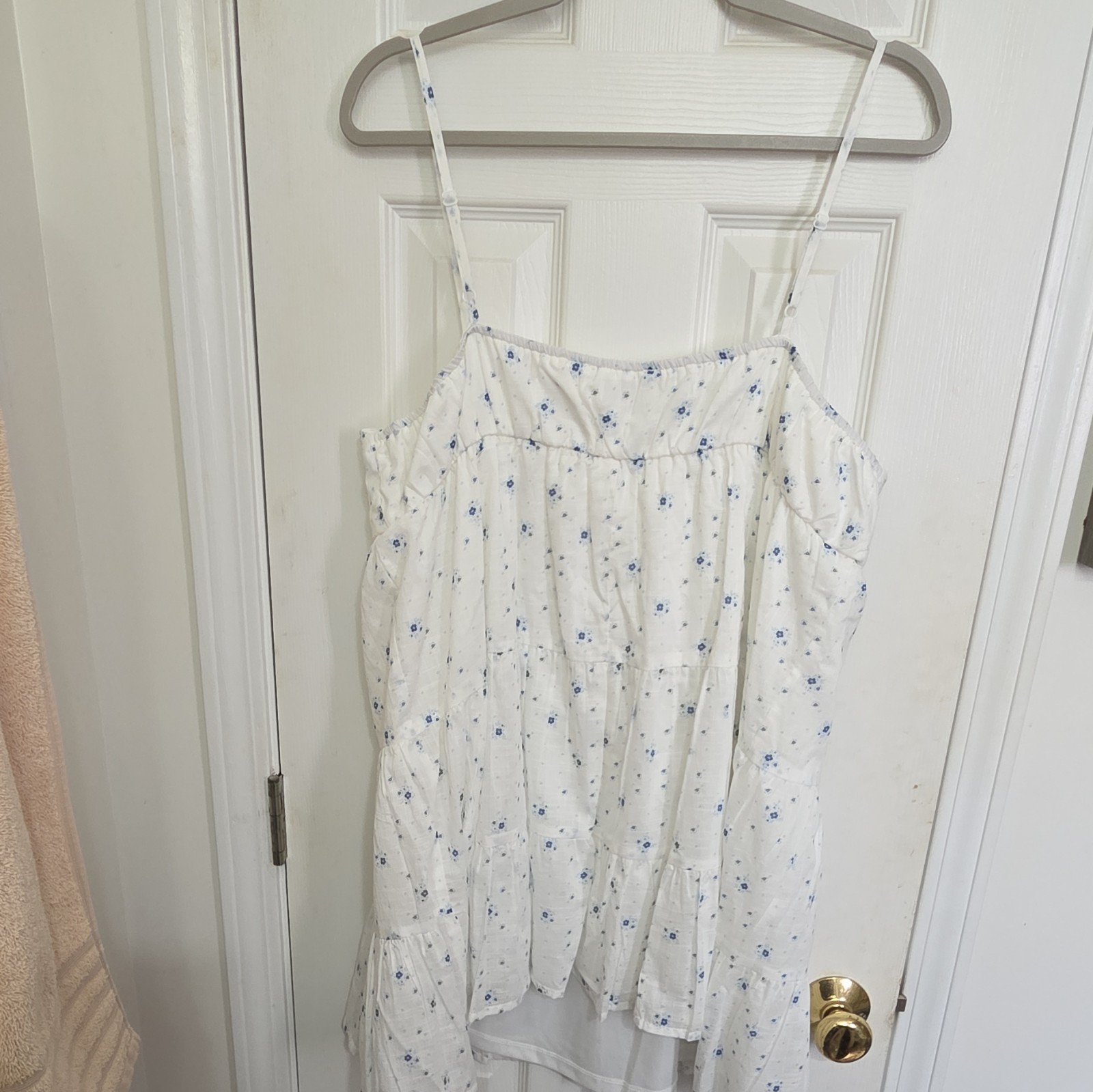 No Boundaries Womens XL White Blue Floral V-Neck Sundress NWT